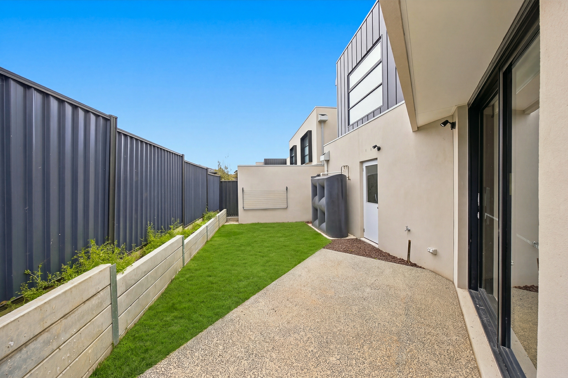 3/9 Upton Crescent — photo 24 of 30