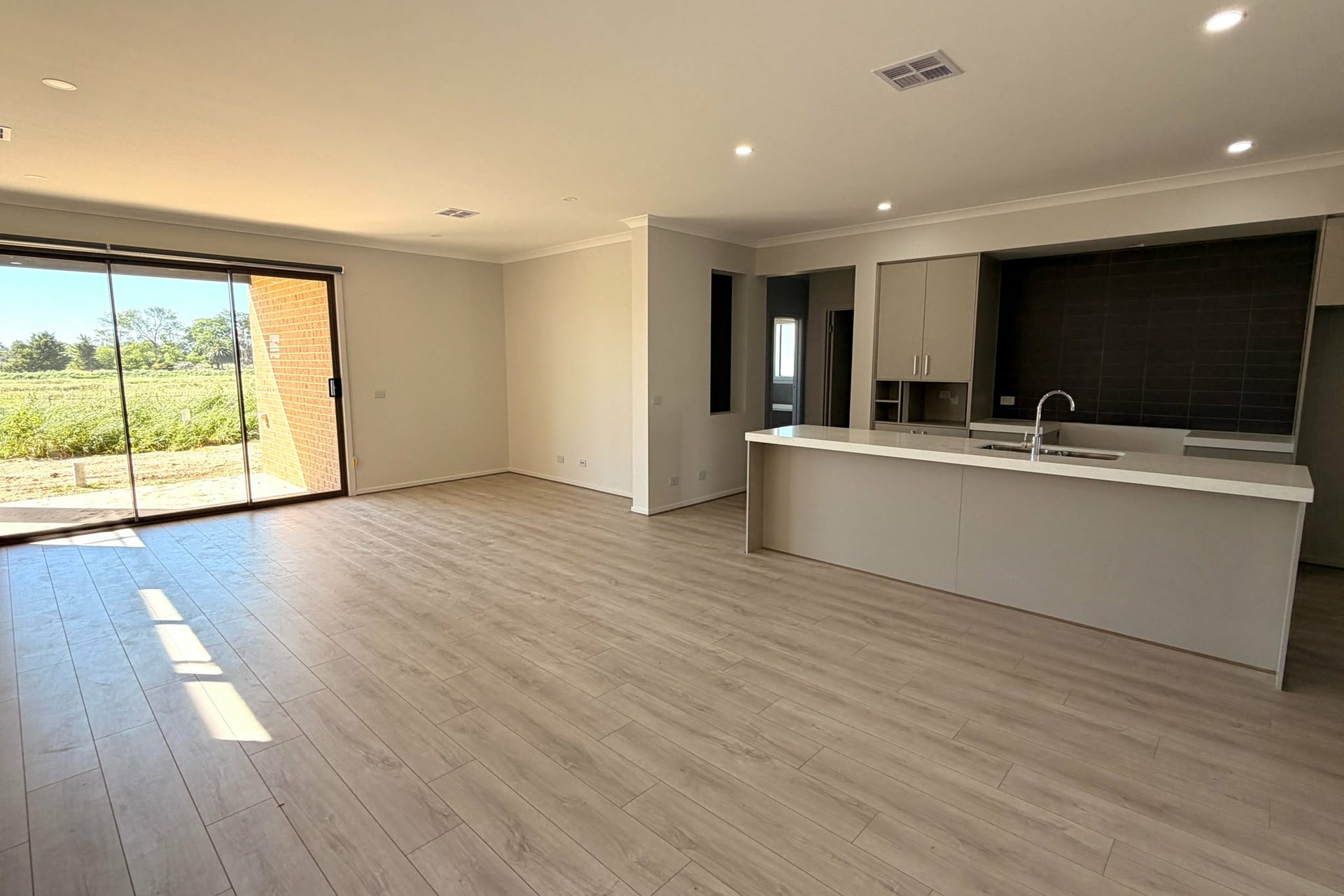 27 Red Fruit Street — photo 7 of 16