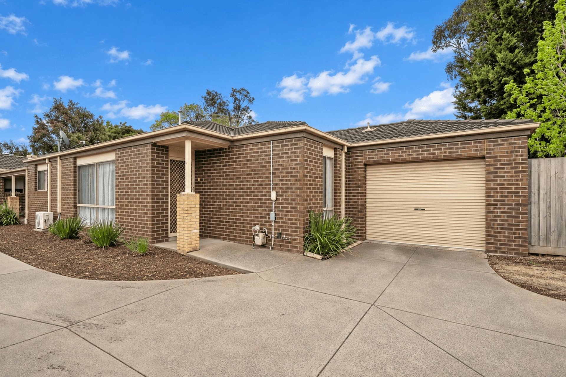 4/7-9 Elizabeth Street — photo from LJ Hooker Hampton Park