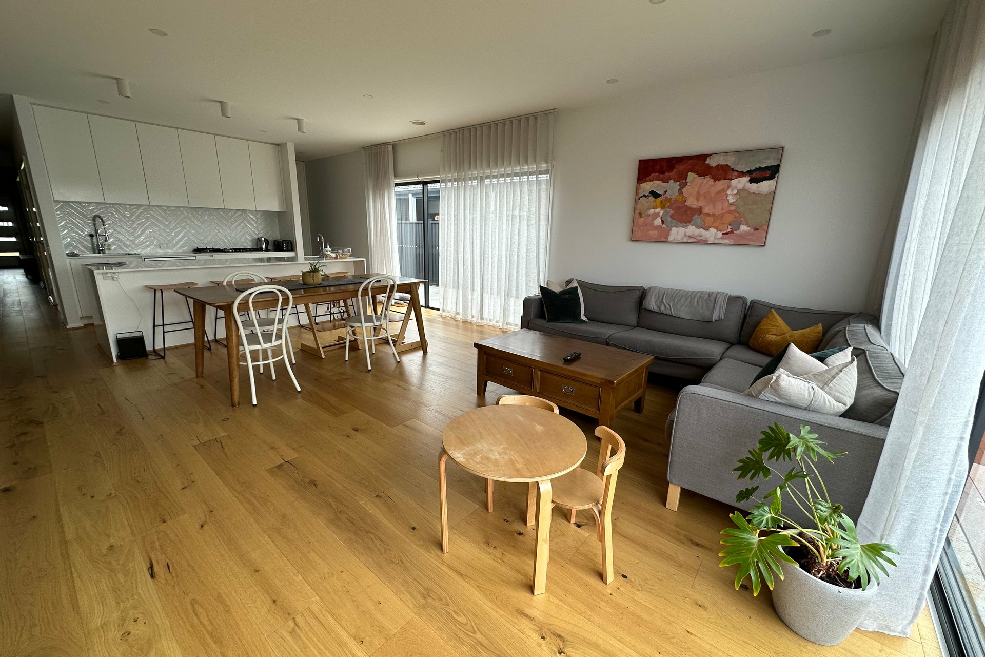 44 Annabella Street — photo 2 of 15