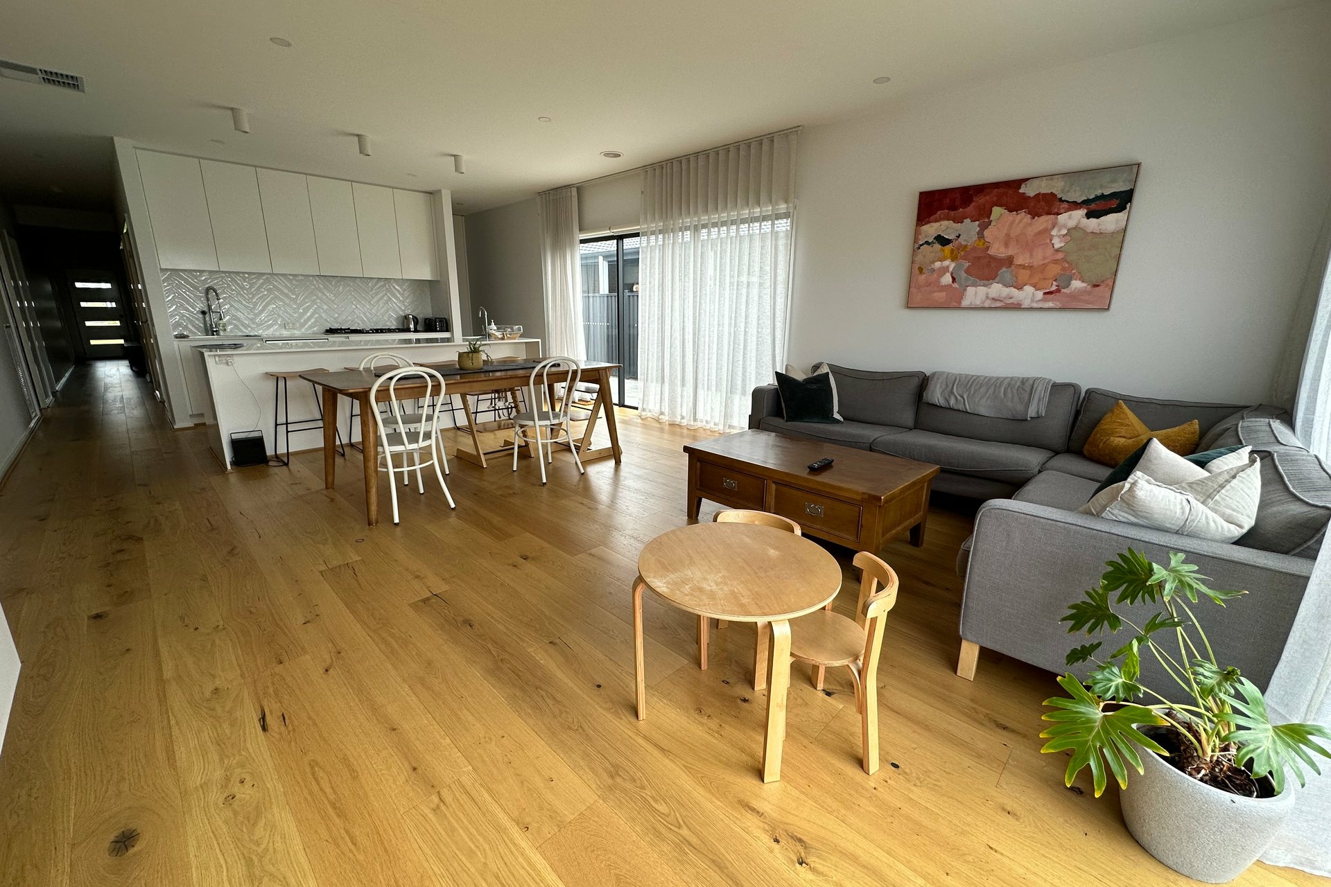 44 Annabella Street — photo 3 of 15