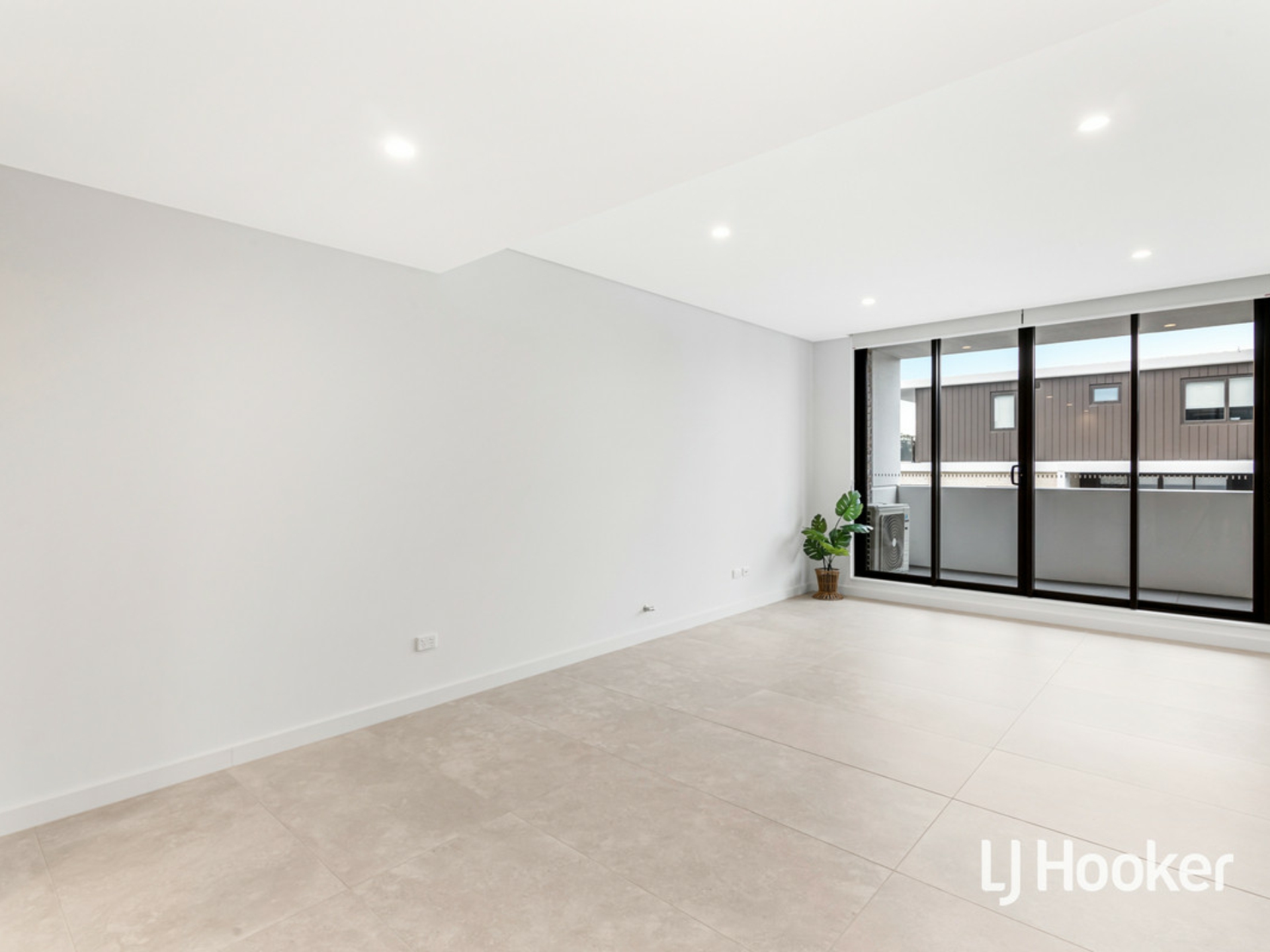204/37A Manchester Drive, SCHOFIELDS