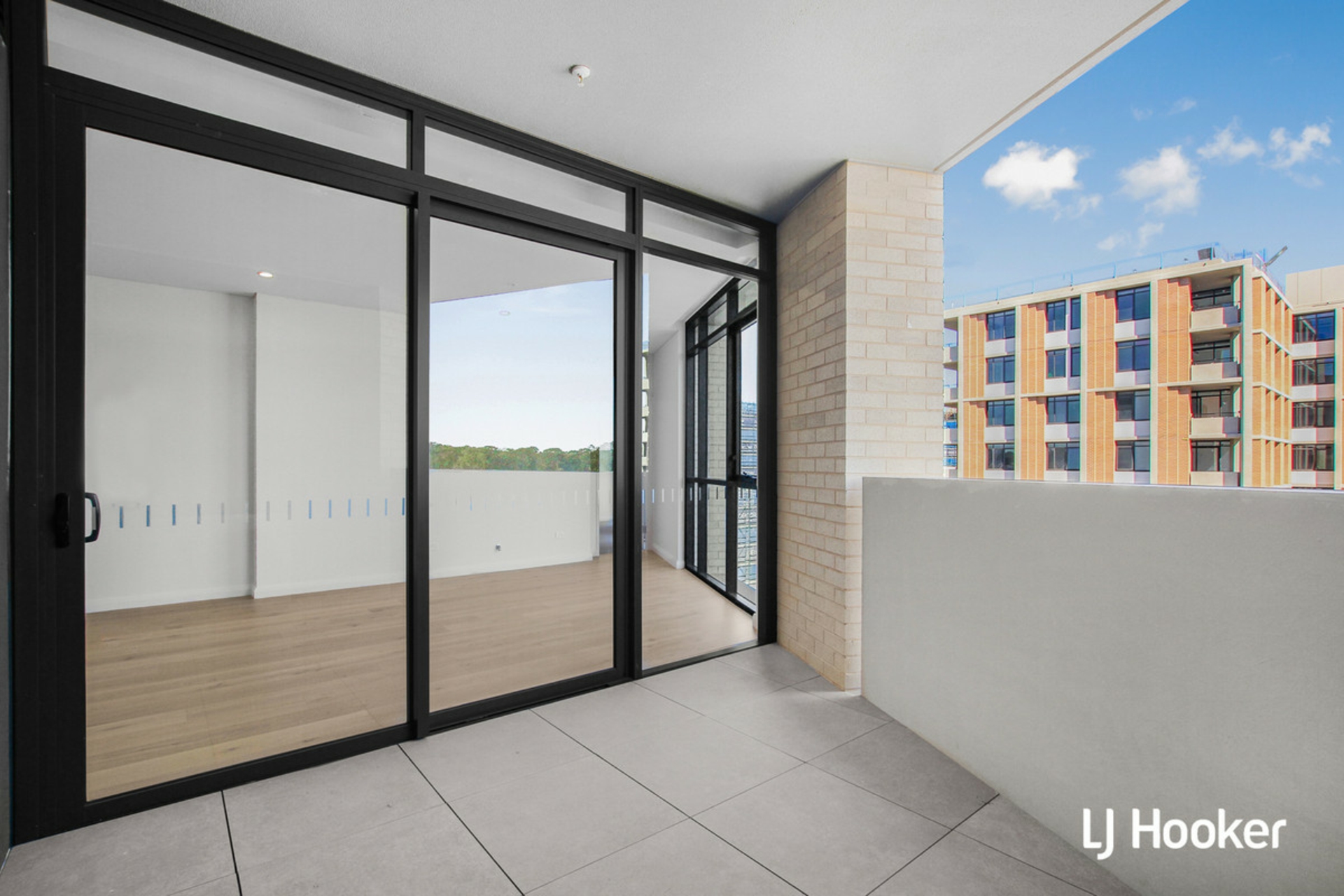 527/2C Conferta Avenue, TALLAWONG