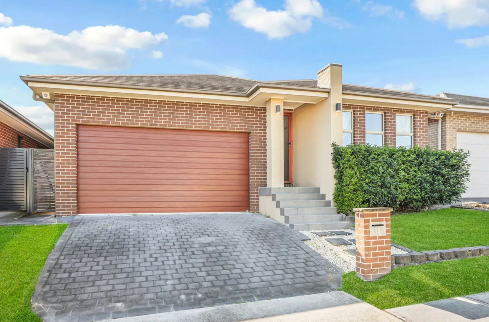 15 Piccadilly Street, RIVERSTONE