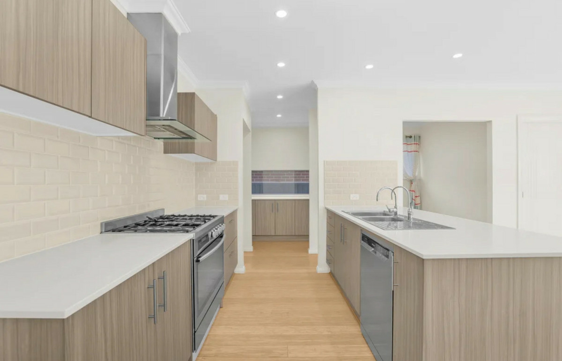15 Piccadilly Street, RIVERSTONE