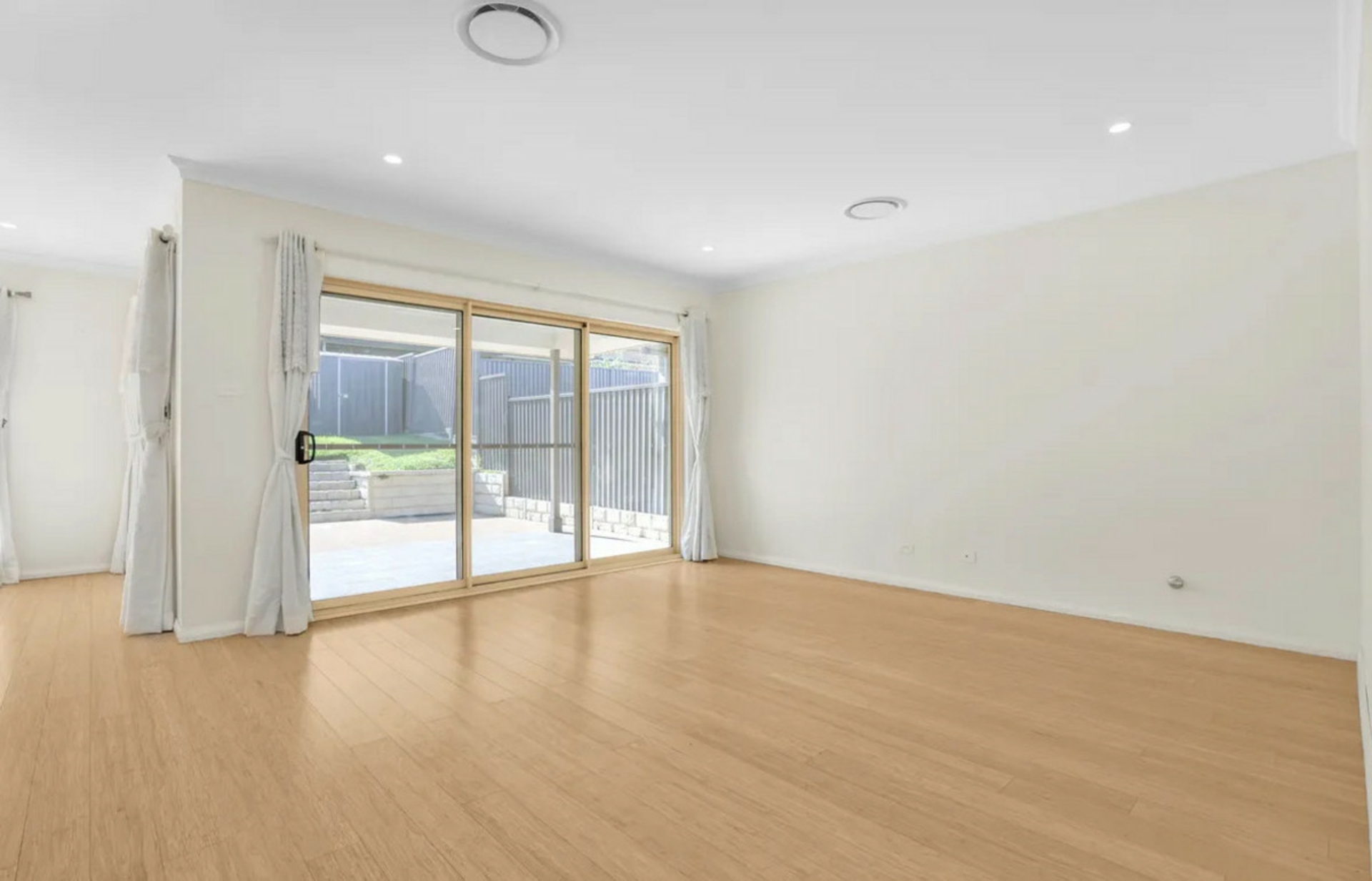 15 Piccadilly Street, RIVERSTONE