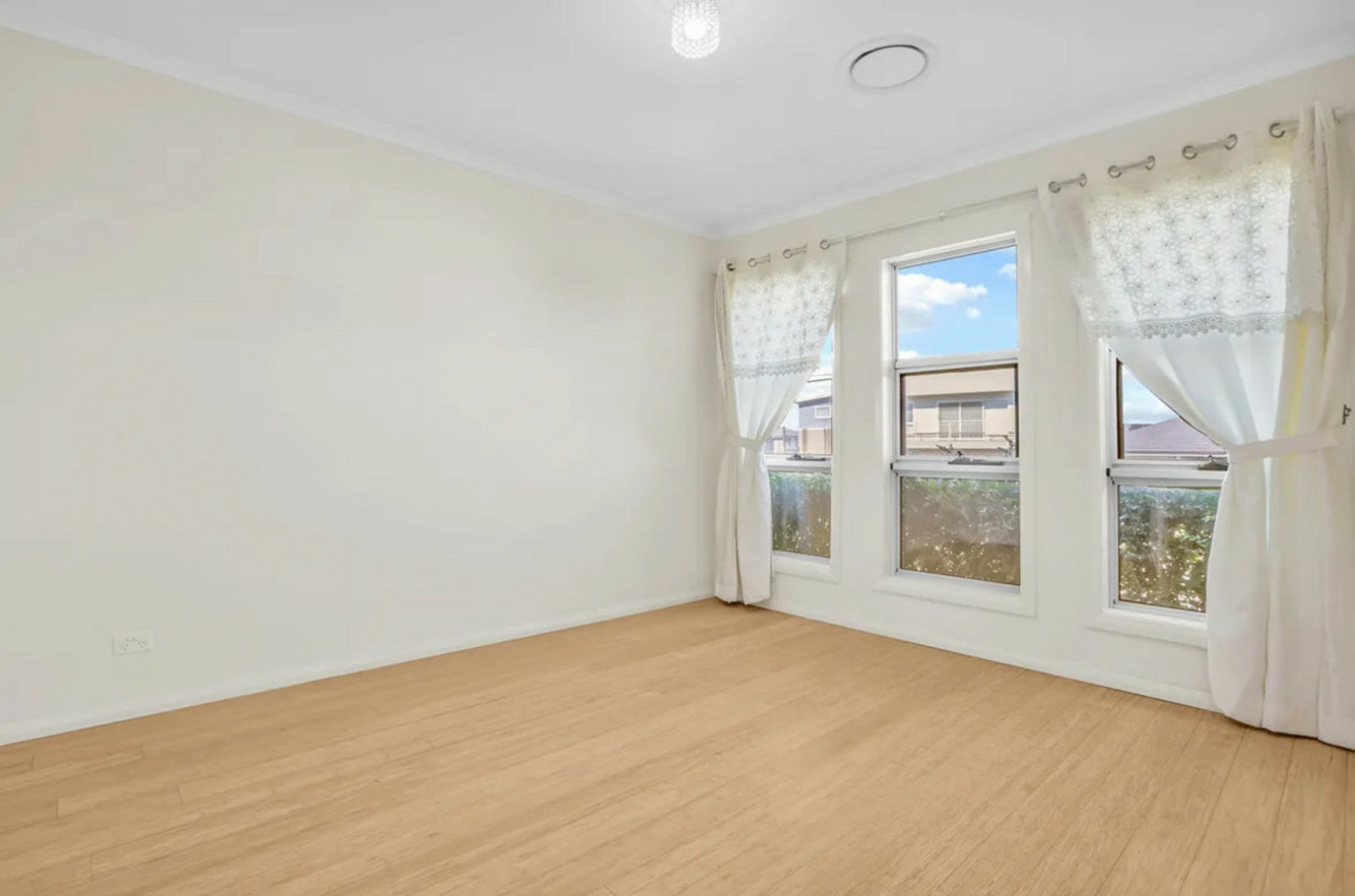 15 Piccadilly Street, RIVERSTONE