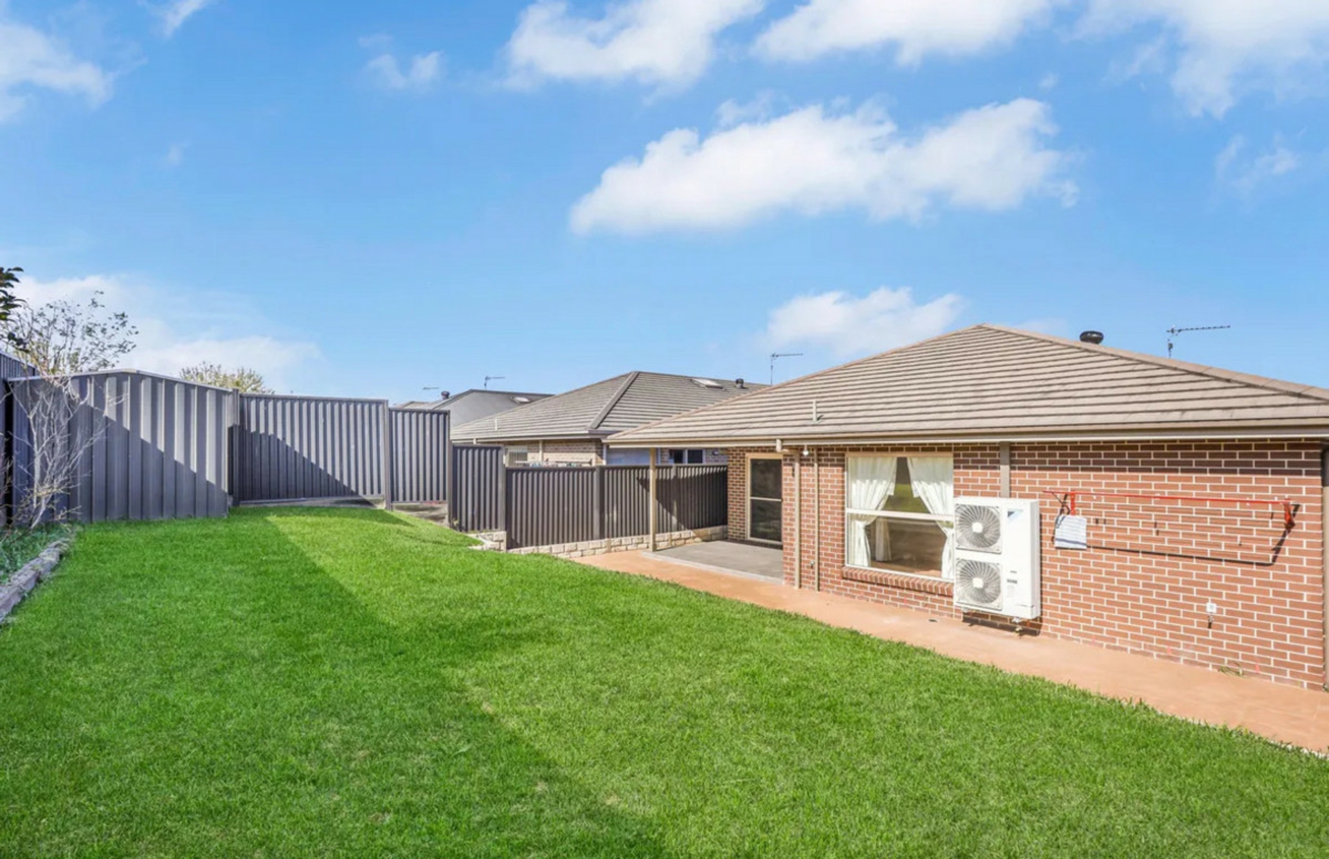 15 Piccadilly Street, RIVERSTONE