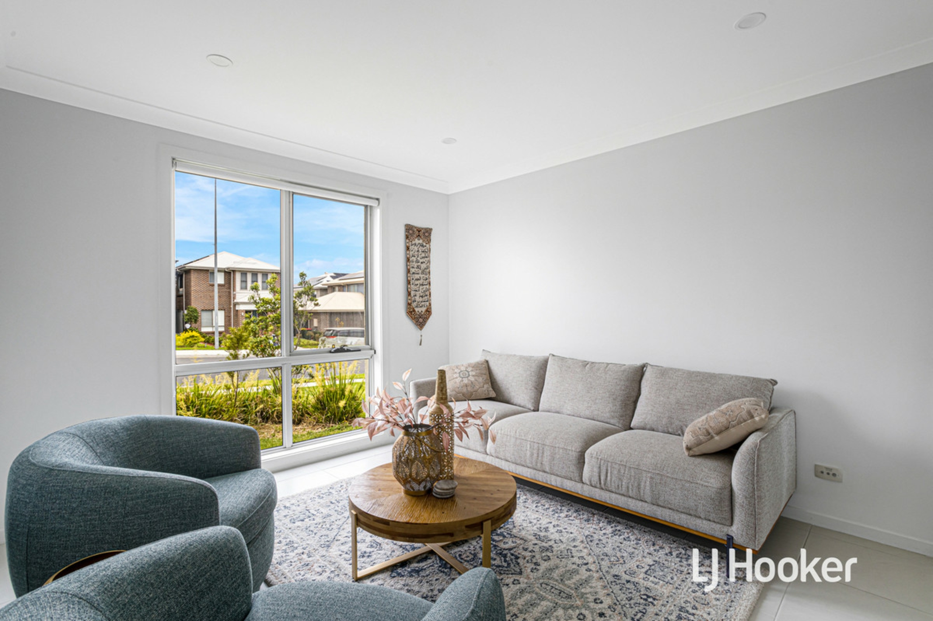 12 Lillian Crescent, SCHOFIELDS