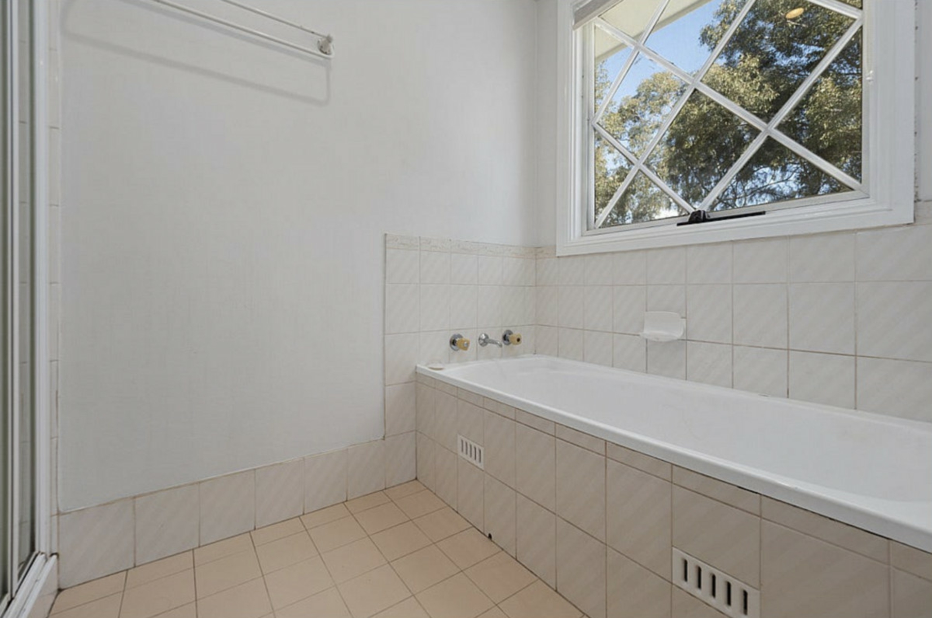 5 Appleby Place, PLUMPTON