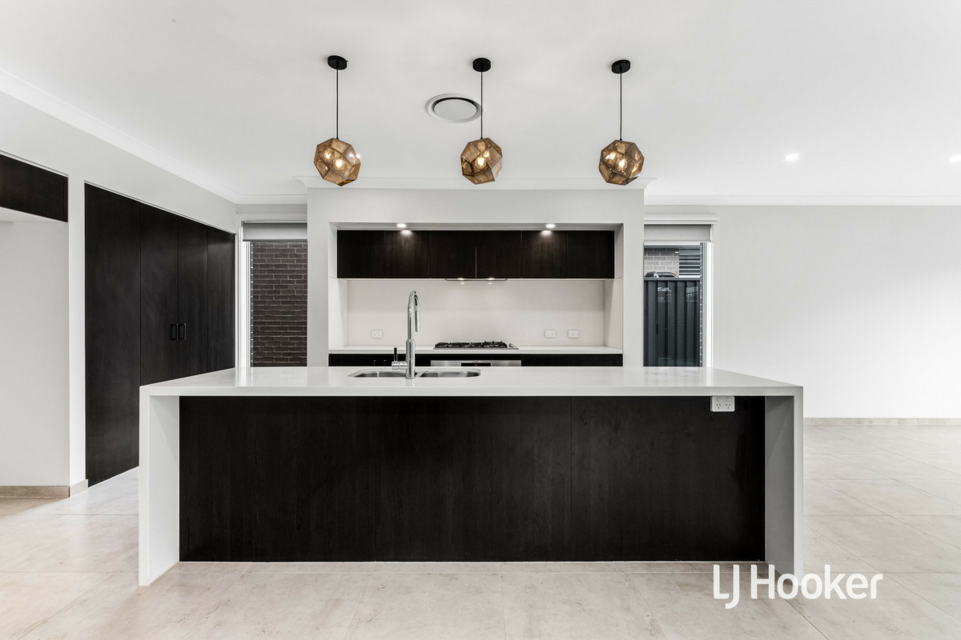 10 Eades Street, MARSDEN PARK