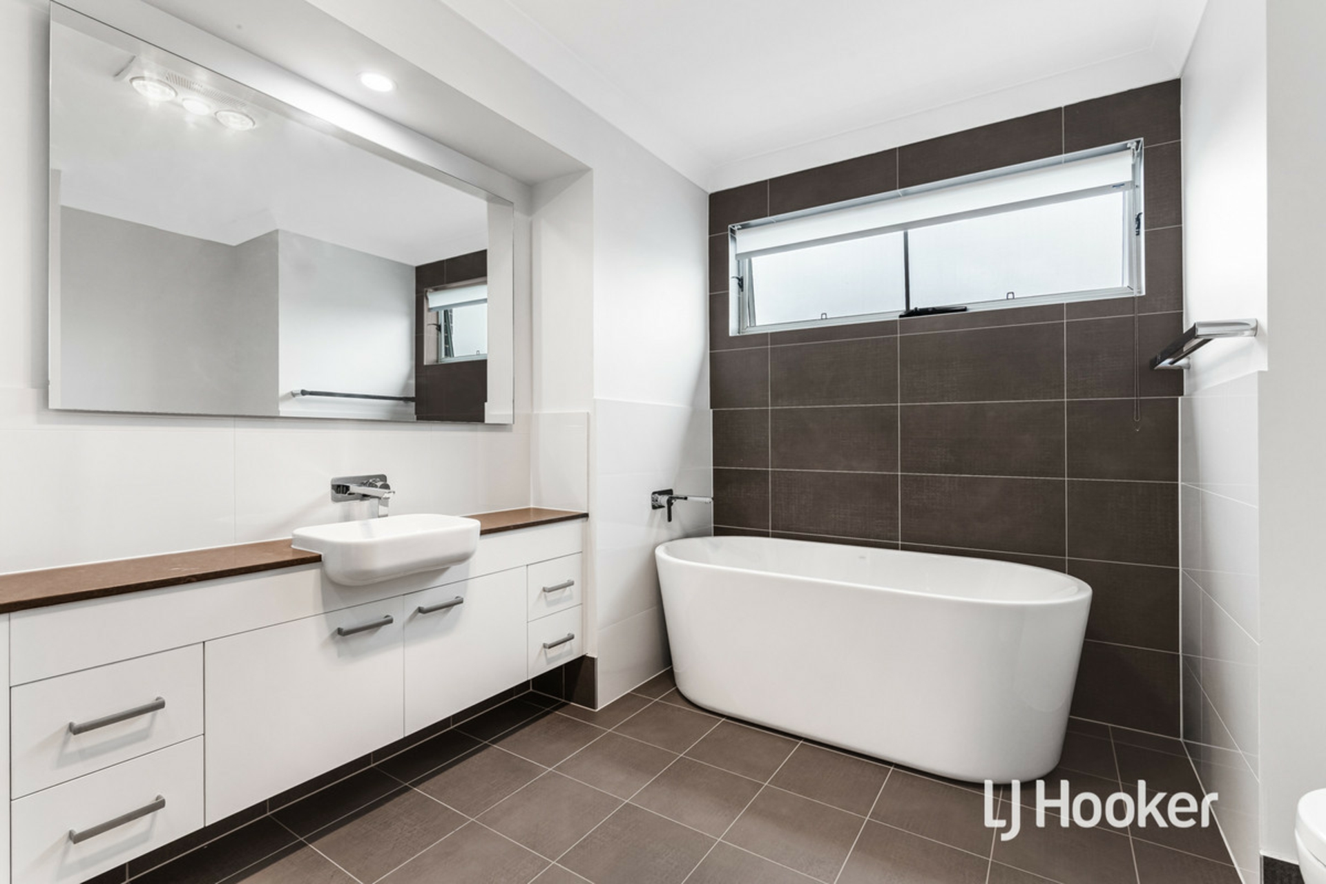 10 Eades Street, MARSDEN PARK