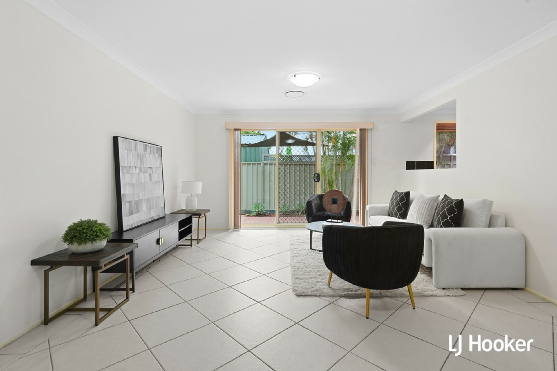 2 Hamilton Street, RIVERSTONE