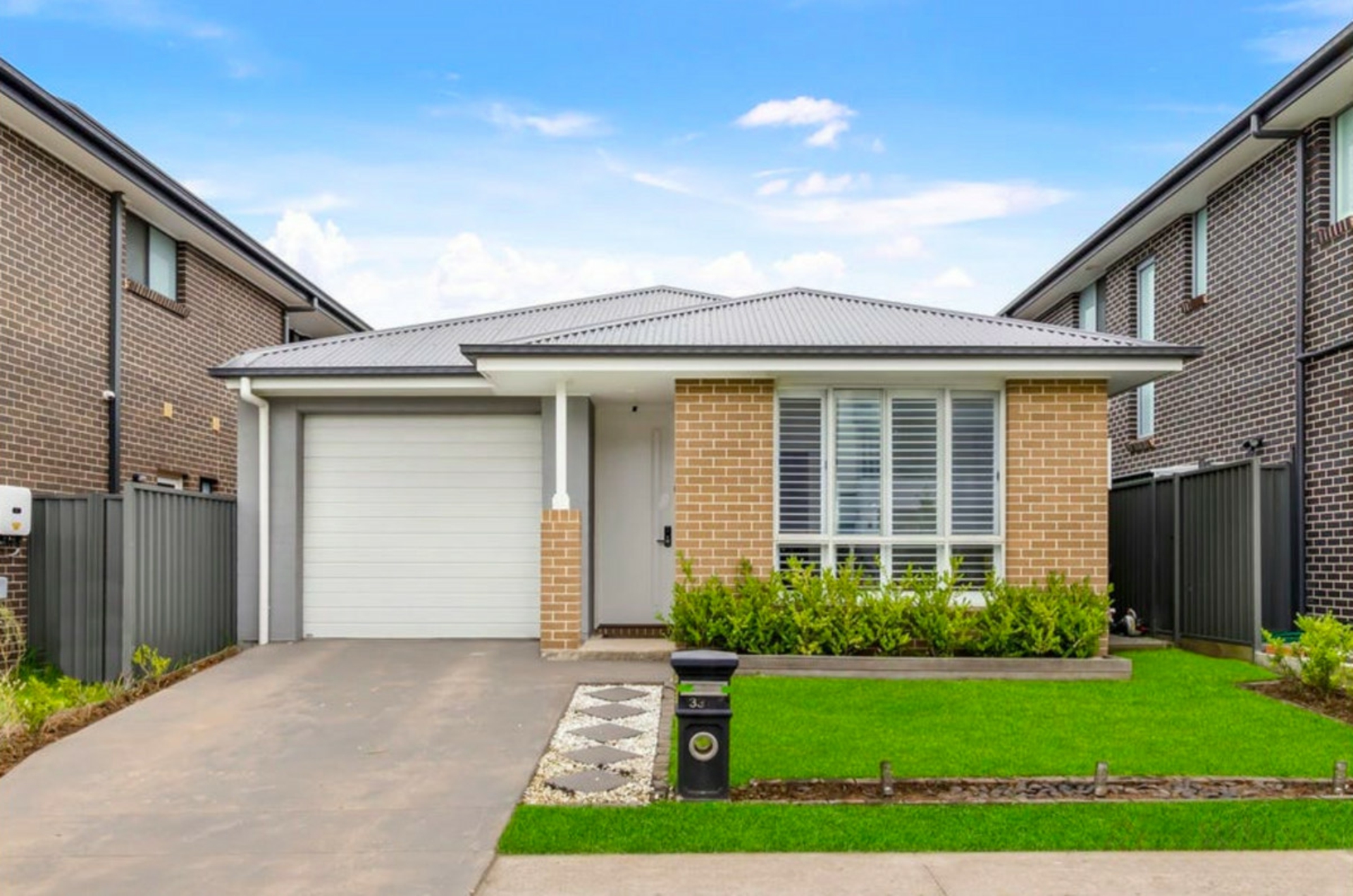 33 Hornet Street (Nirimba Fields), SCHOFIELDS