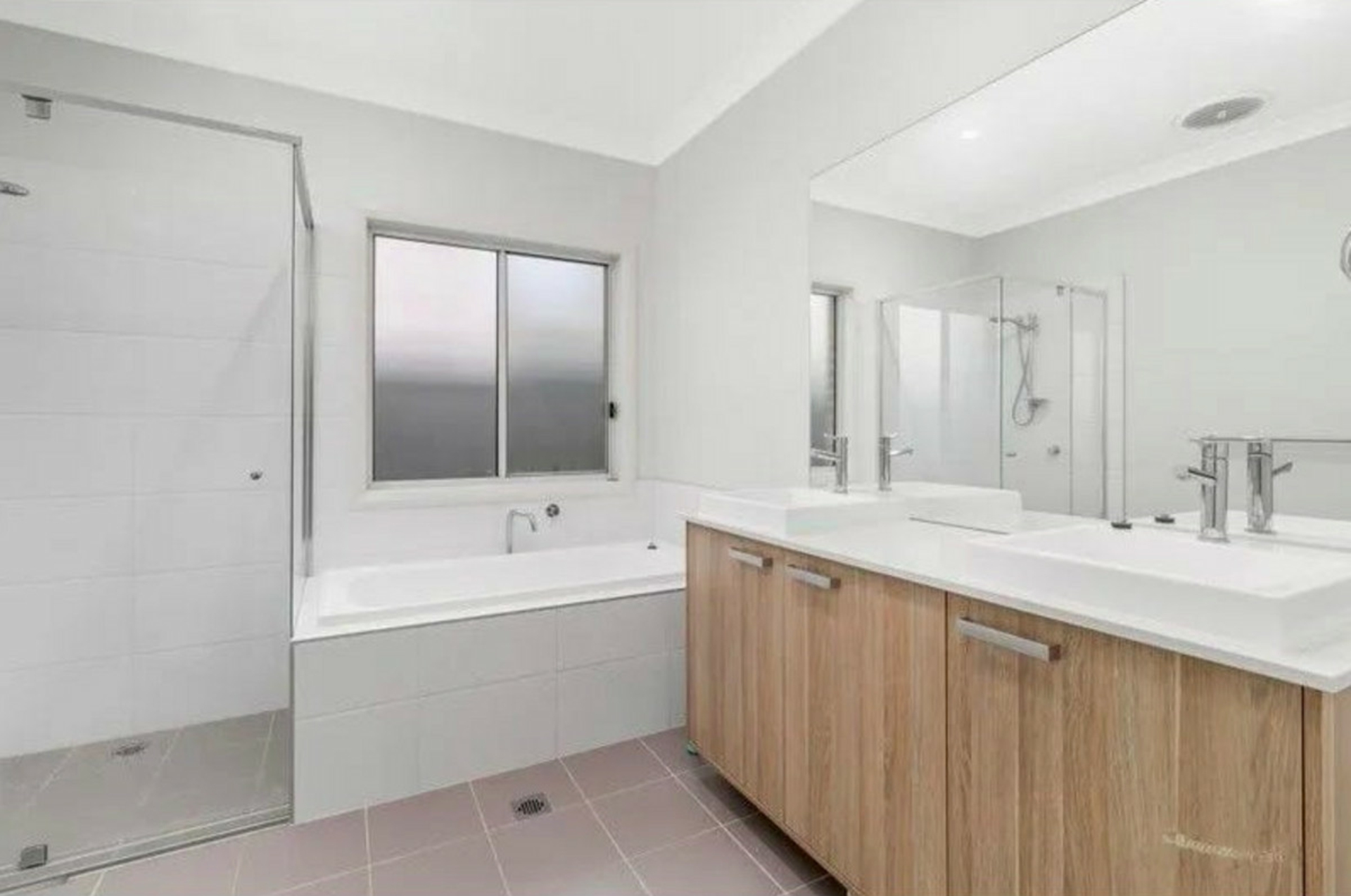 33 Hornet Street (Nirimba Fields), SCHOFIELDS