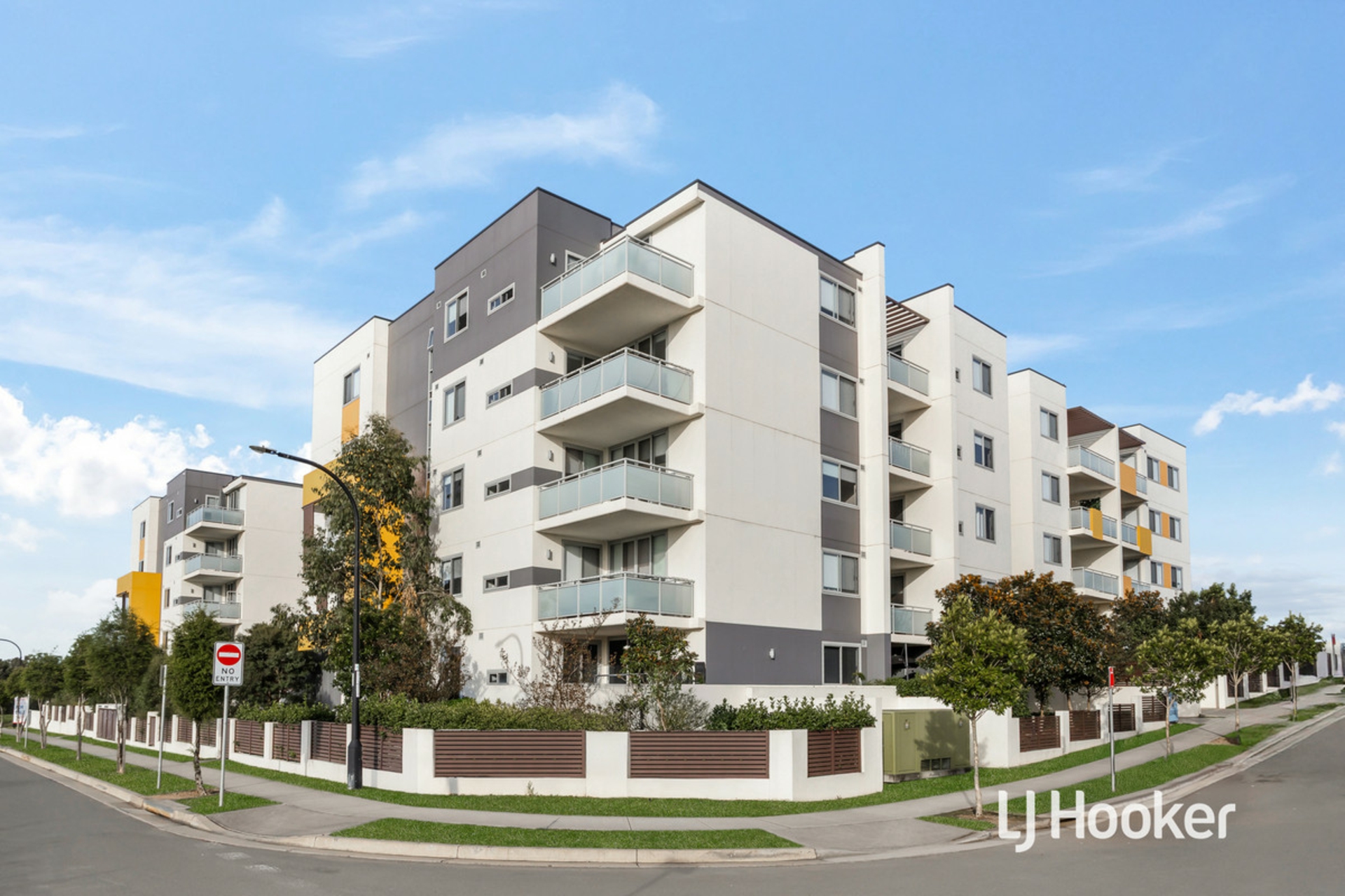 207/27 Rebecca Street, SCHOFIELDS