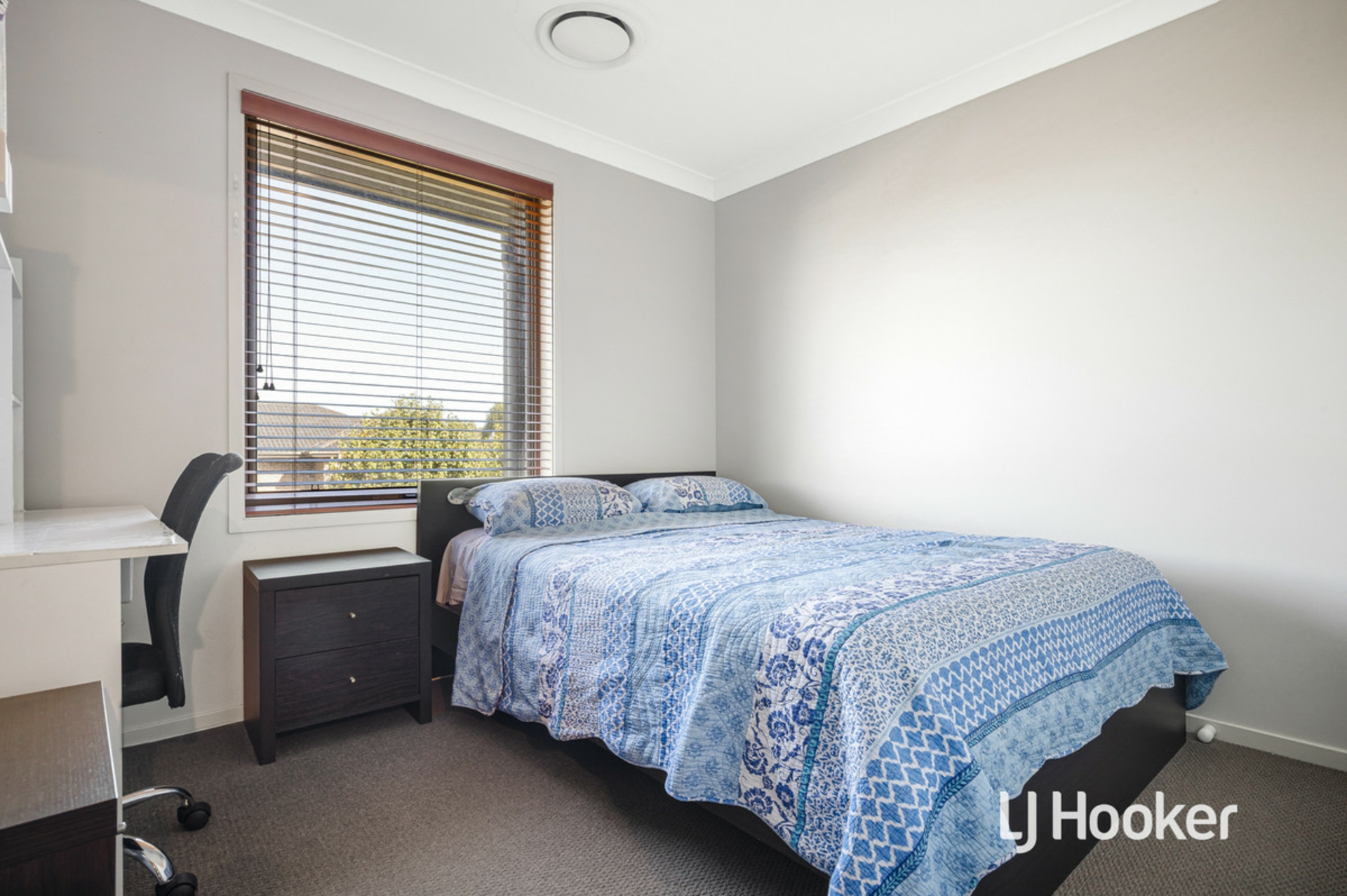 8 Yvette Street, SCHOFIELDS