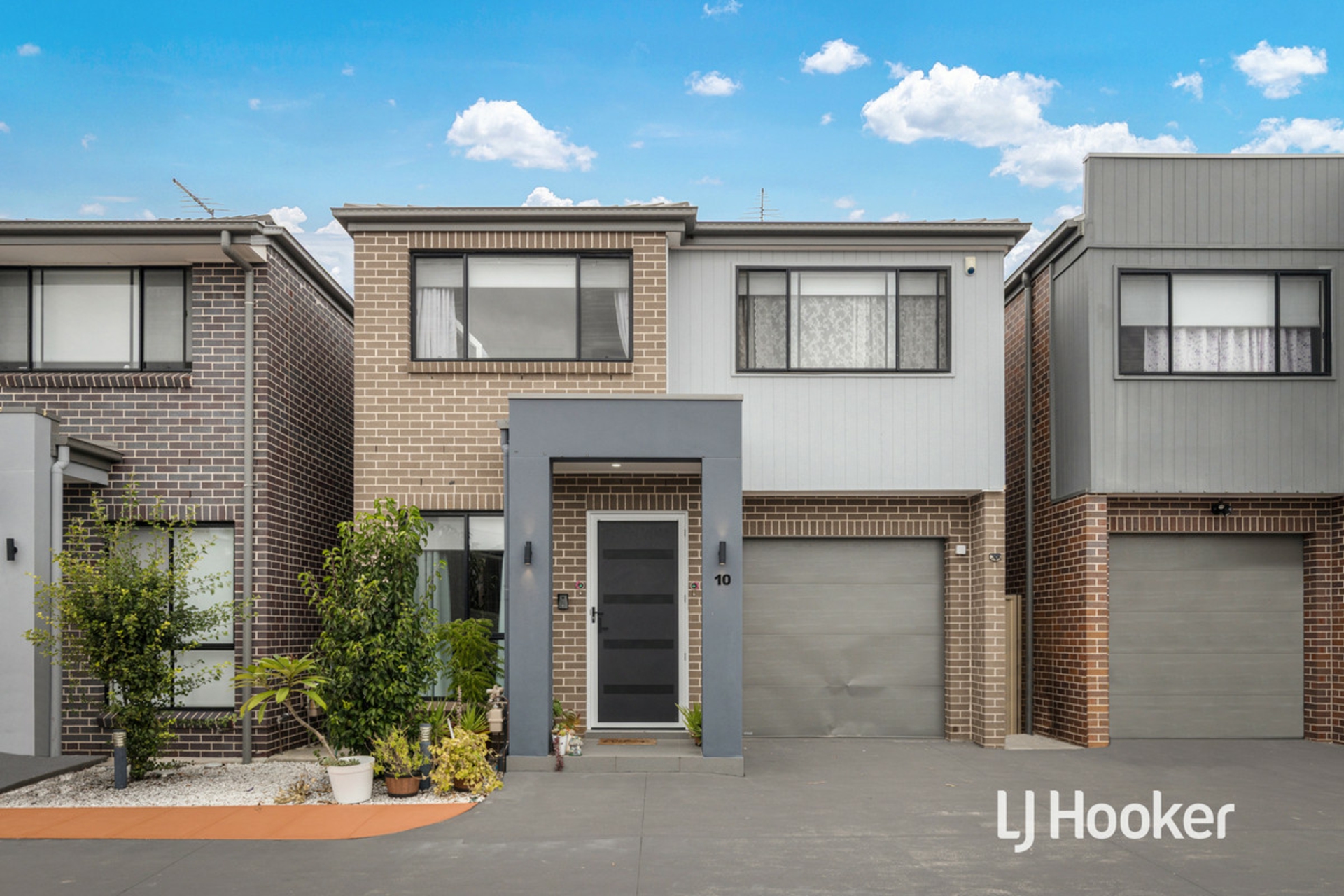 10 Enzo Glade, SCHOFIELDS