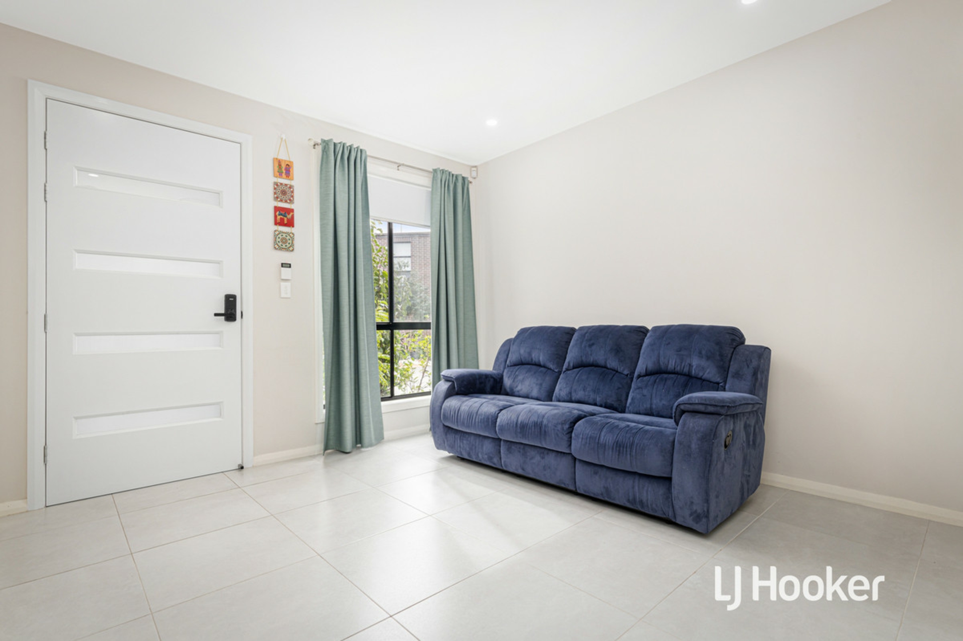 10 Enzo Glade, SCHOFIELDS