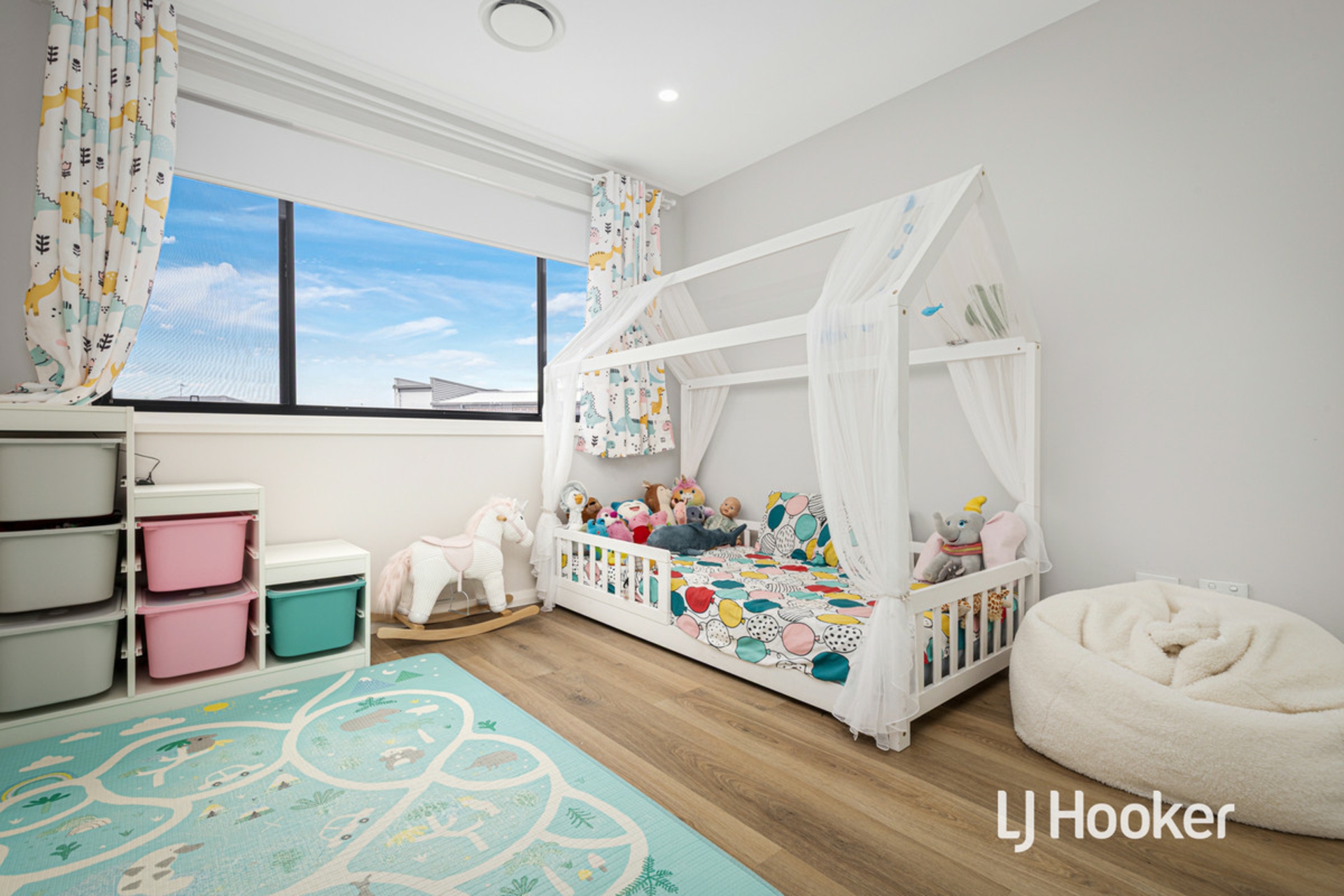 10 Enzo Glade, SCHOFIELDS
