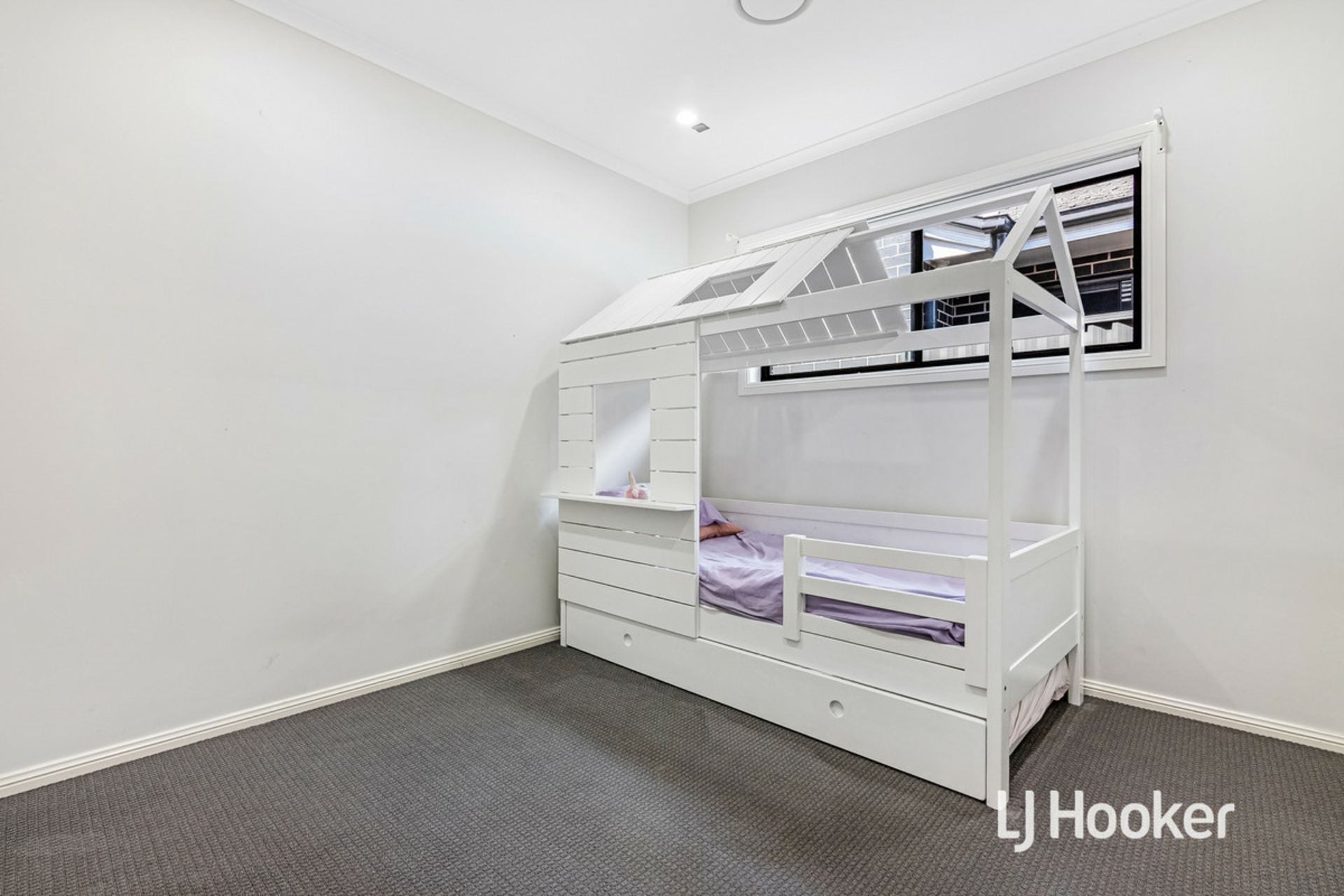19 Milnes Parade, MARSDEN PARK