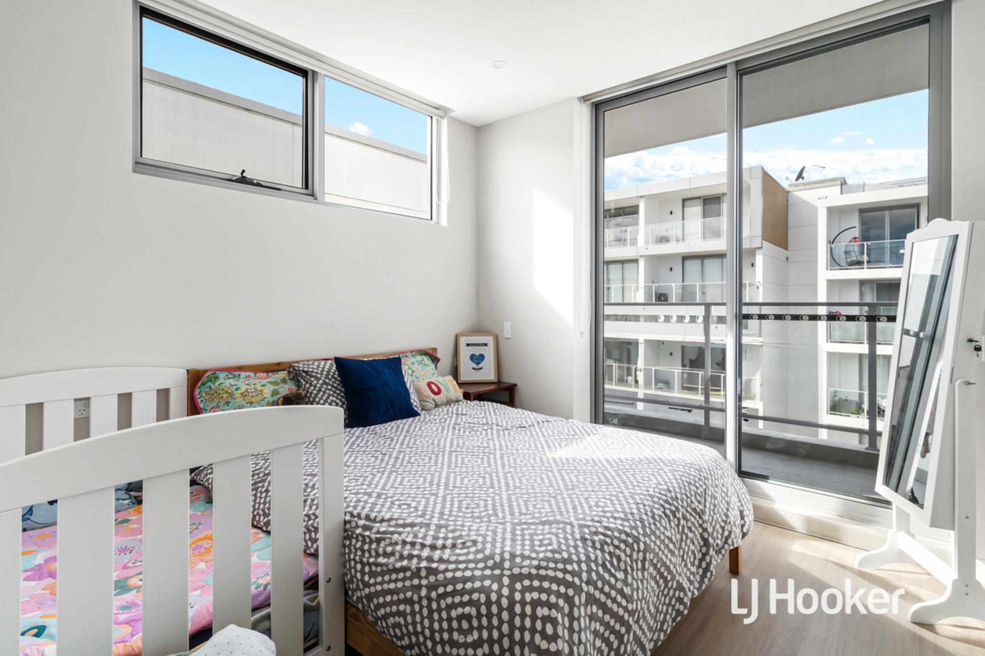420/48 Jacqui Avenue — photo 3 of 13