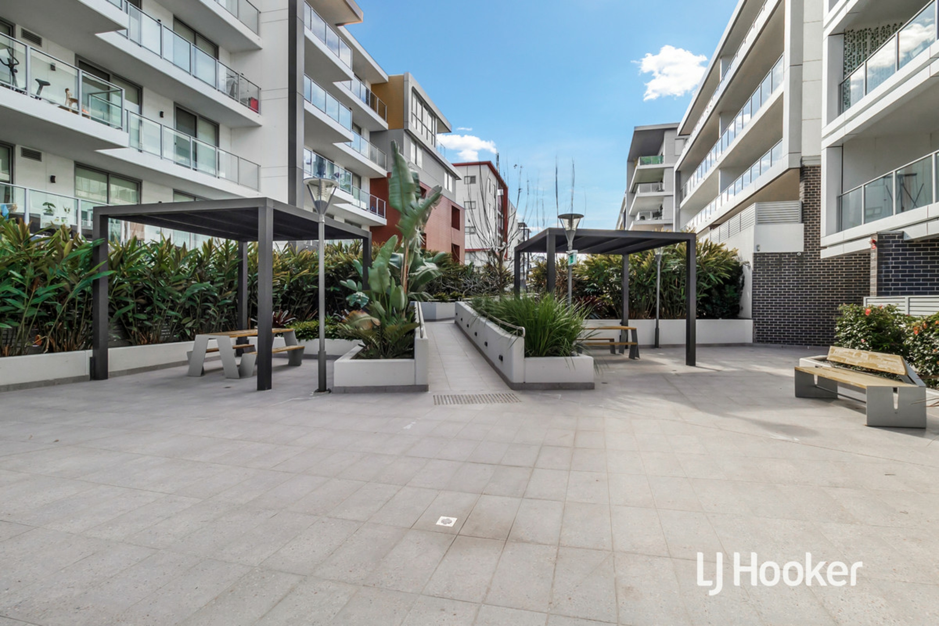 420/48 Jacqui Avenue — photo 7 of 13