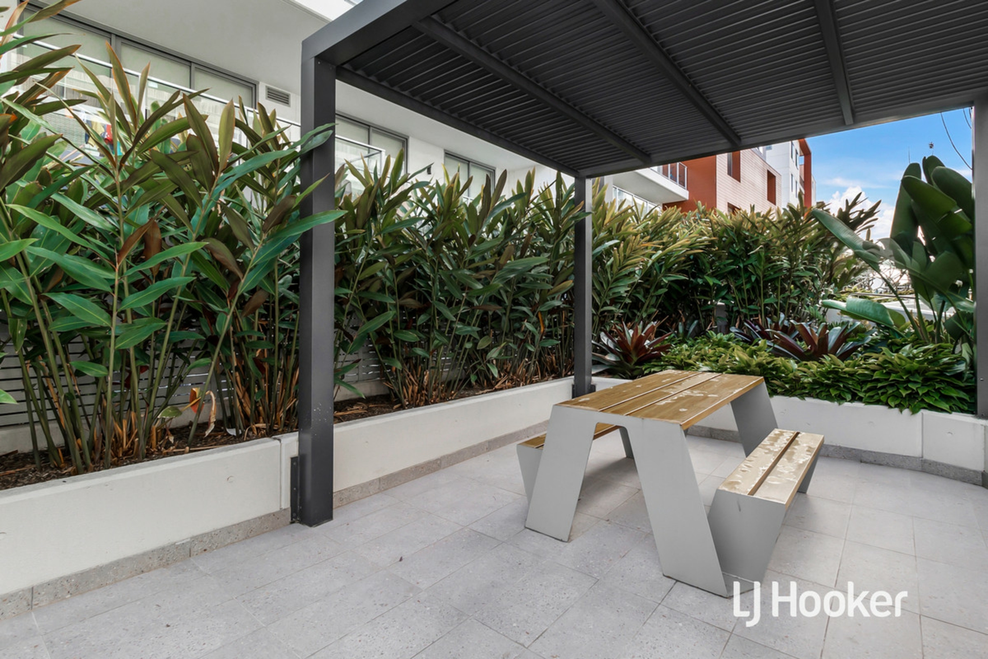 420/48 Jacqui Avenue — photo 8 of 13