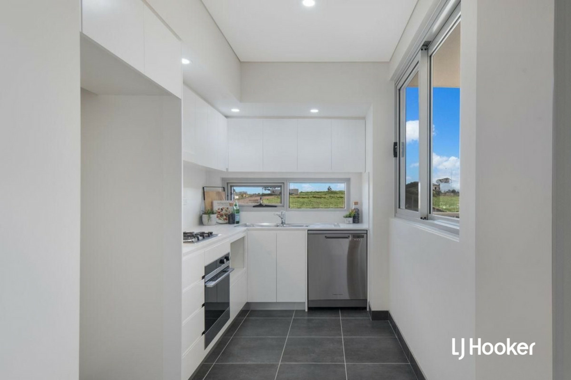 106/33 Simon Street (Tallawong) — photo 3 of 9