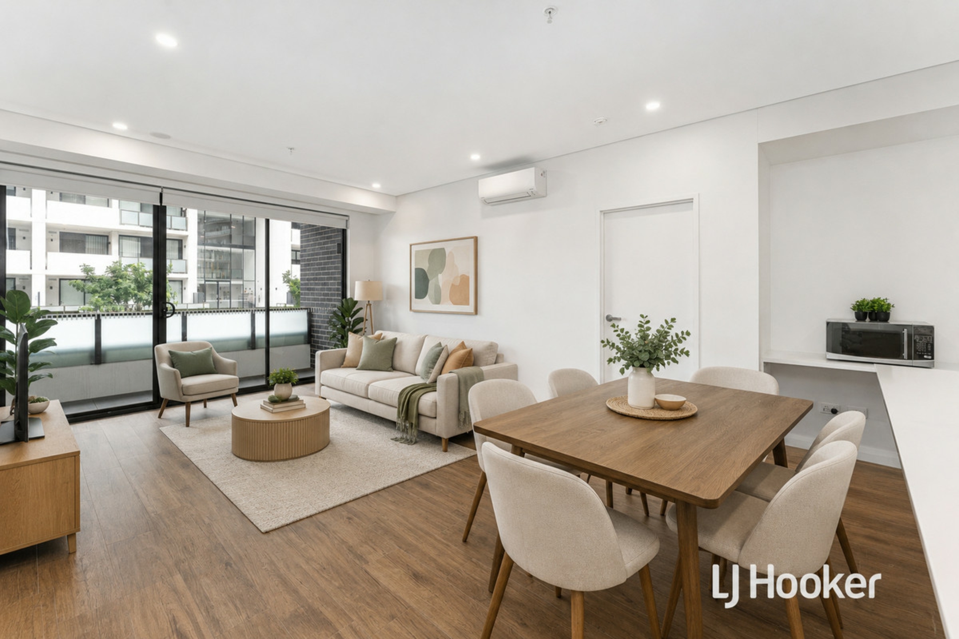 201/3 Herman Crescent — photo 2 of 8