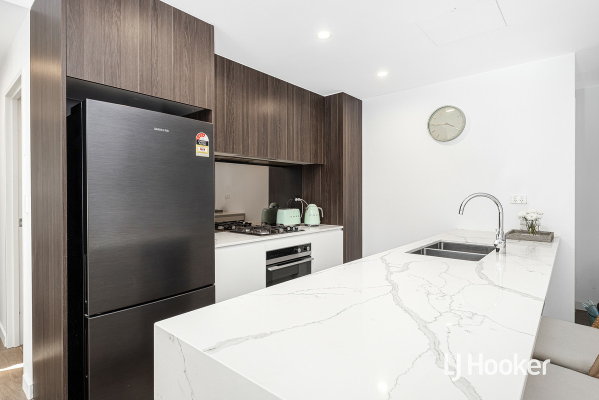 G2/14A Isla Street — photo 2 of 16