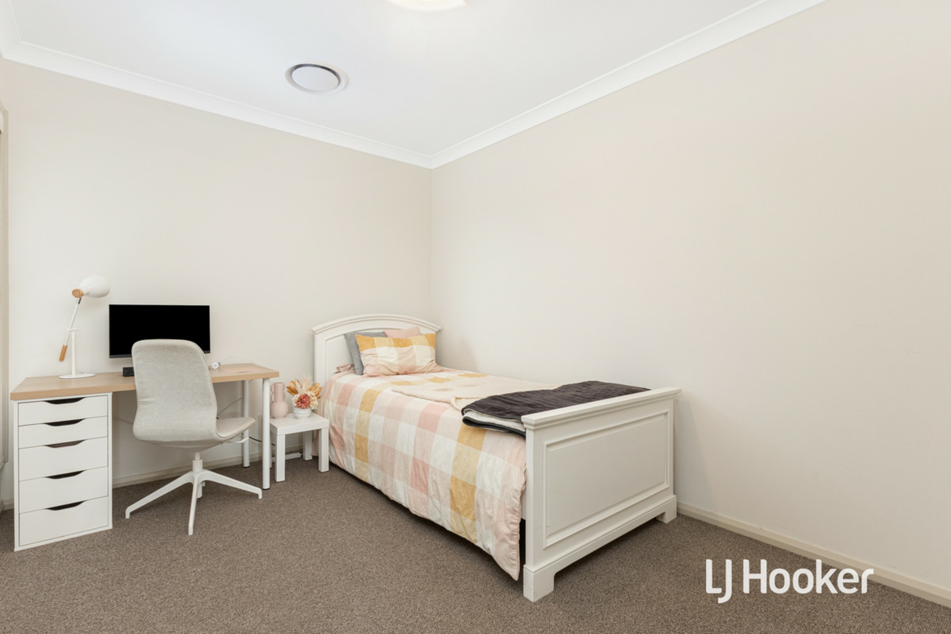 38 Andrew Street (Grantham Farm) — photo 10 of 15