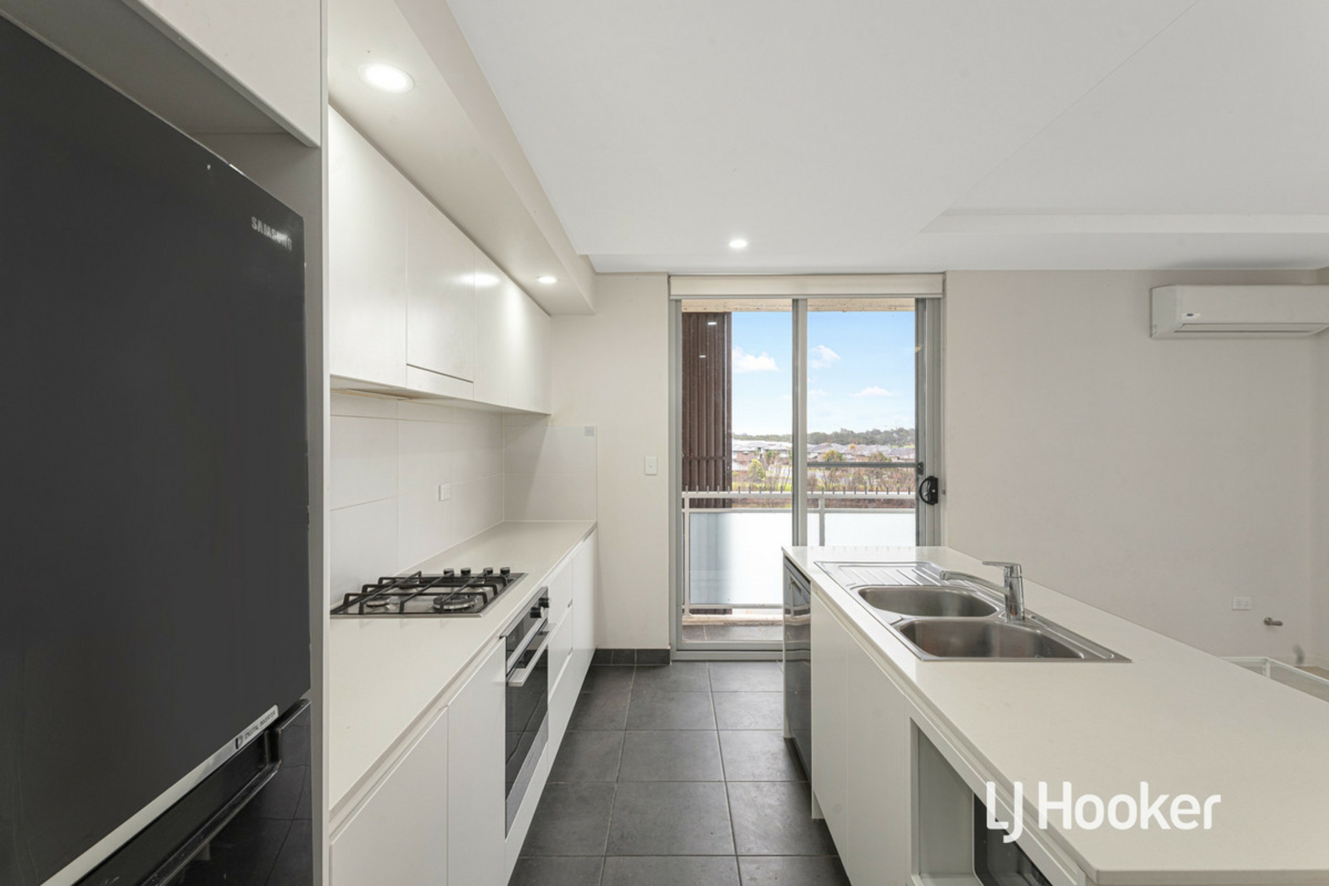 208/27 Rebecca Street (Tallawong) — photo from LJ Hooker Schofields | Riverstone