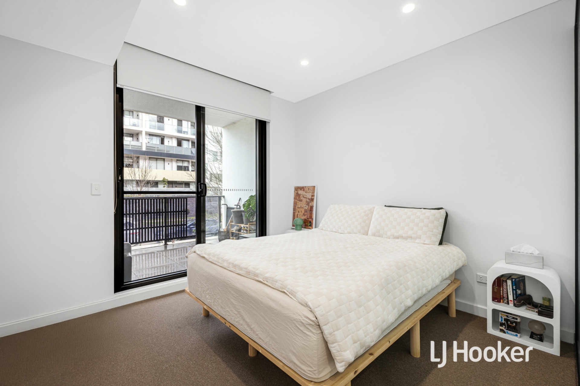 111/41b Manchester Drive — photo 5 of 11