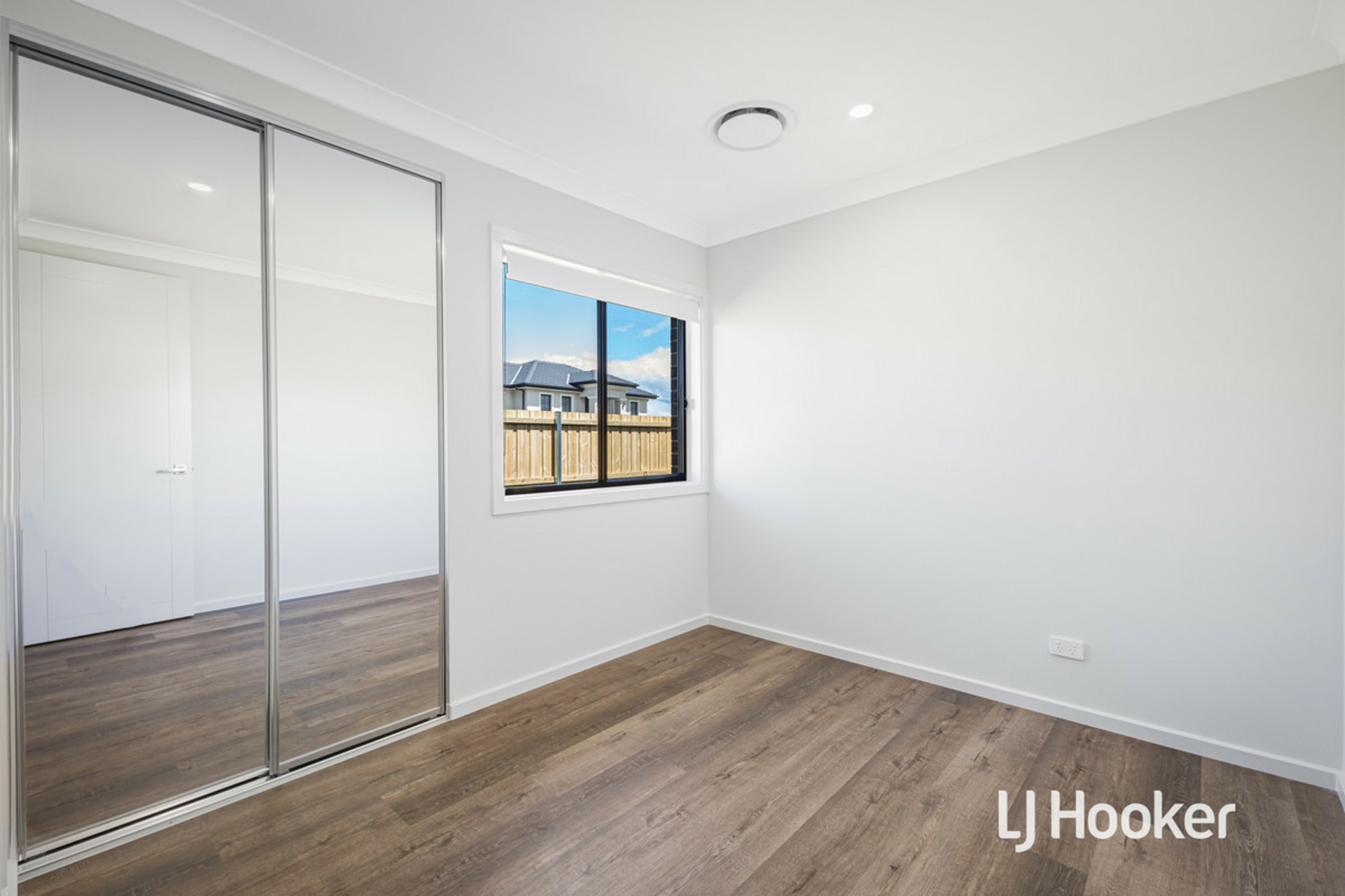 370 Tallawong Road — photo 4 of 8