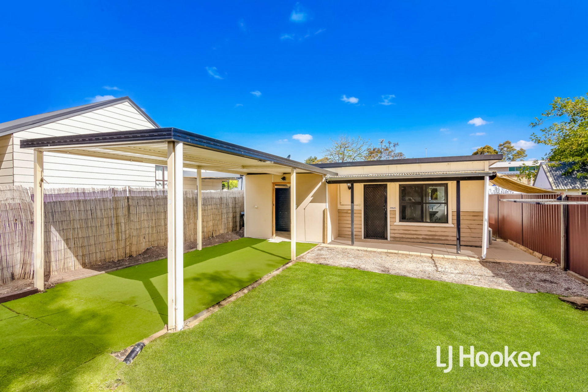 14 & 14A Railway Terrace — photo 2 of 16