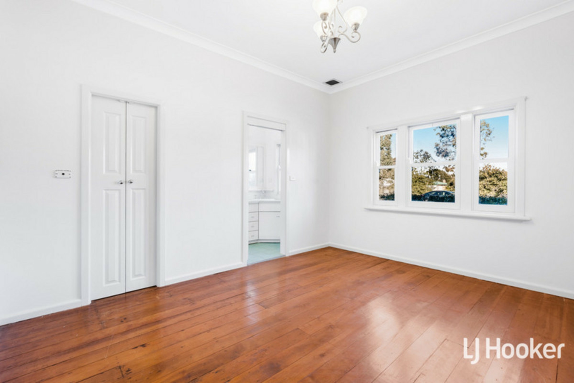 14 & 14A Railway Terrace — photo 6 of 16