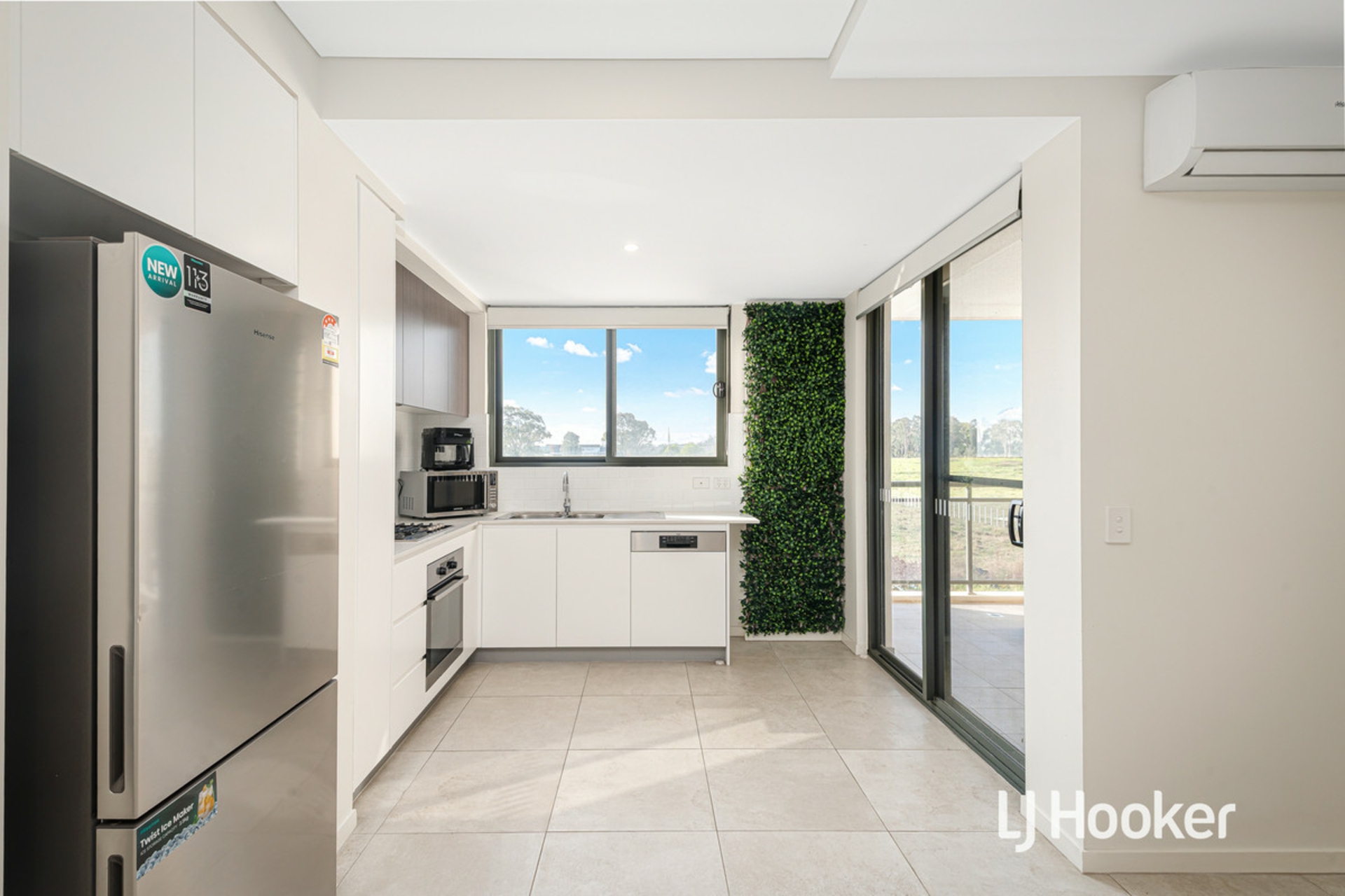 10/6 Bingham Street — photo 2 of 8