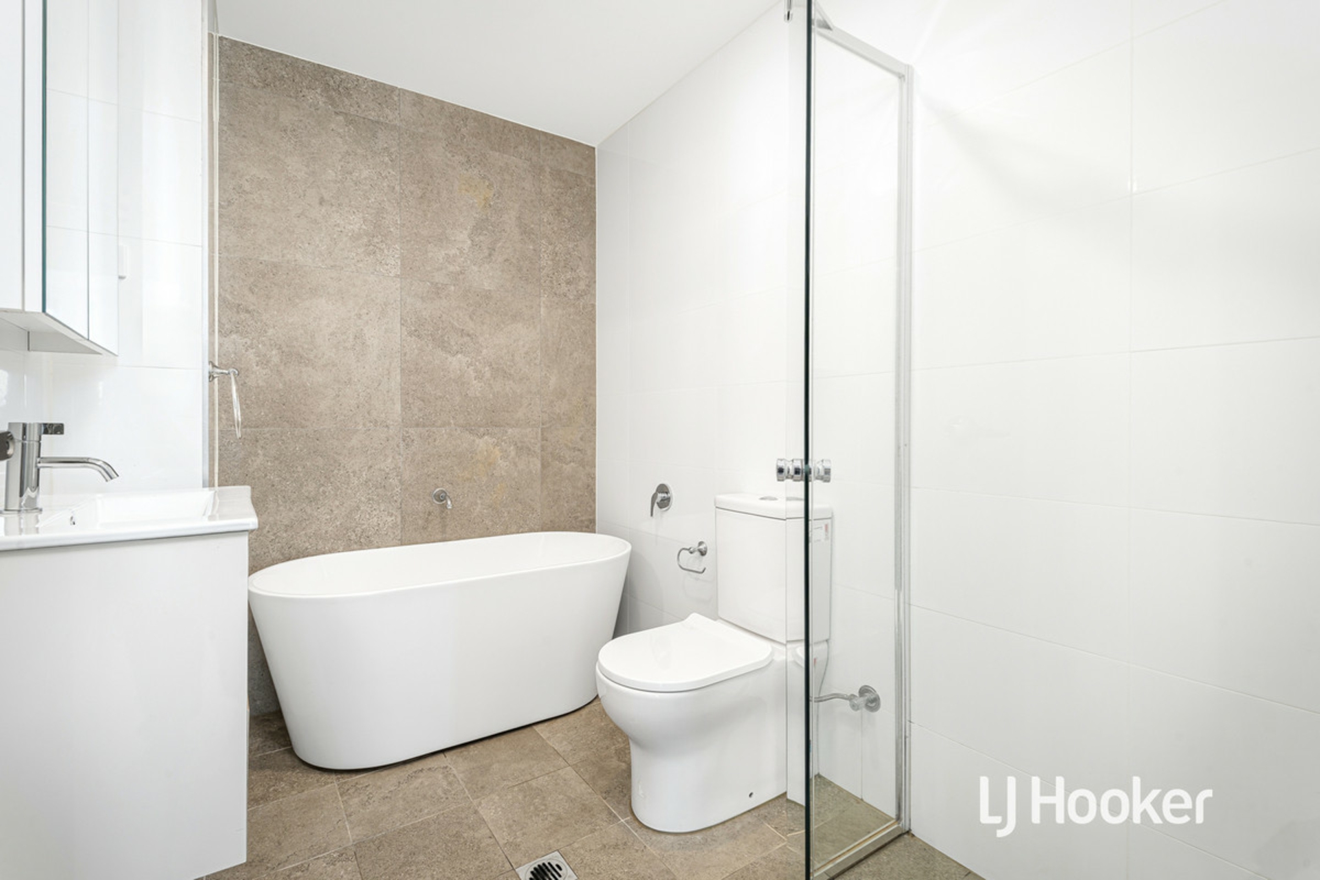 10/6 Bingham Street — photo 4 of 8