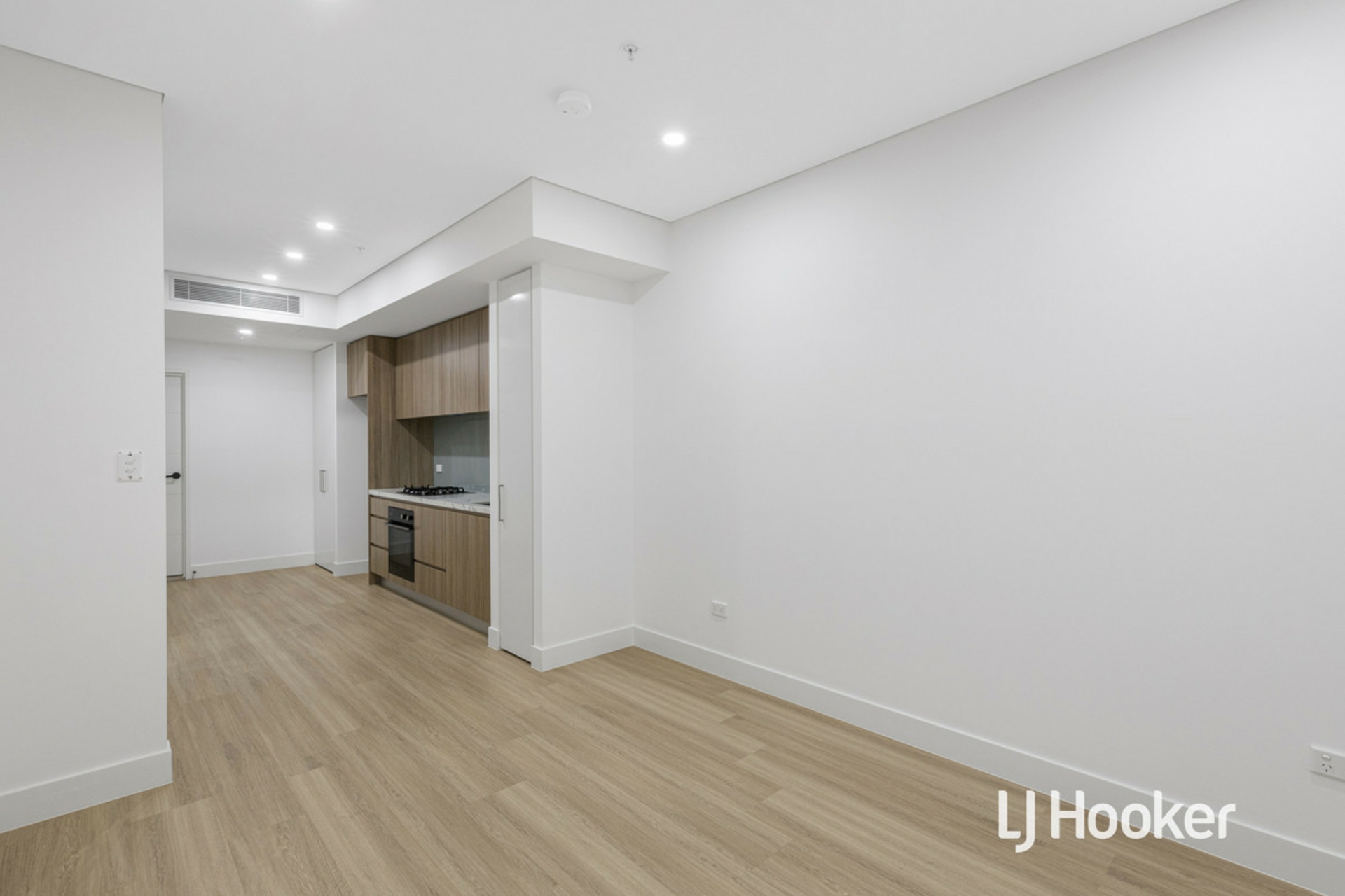 G05a/54 Advance Street — photo 5 of 8