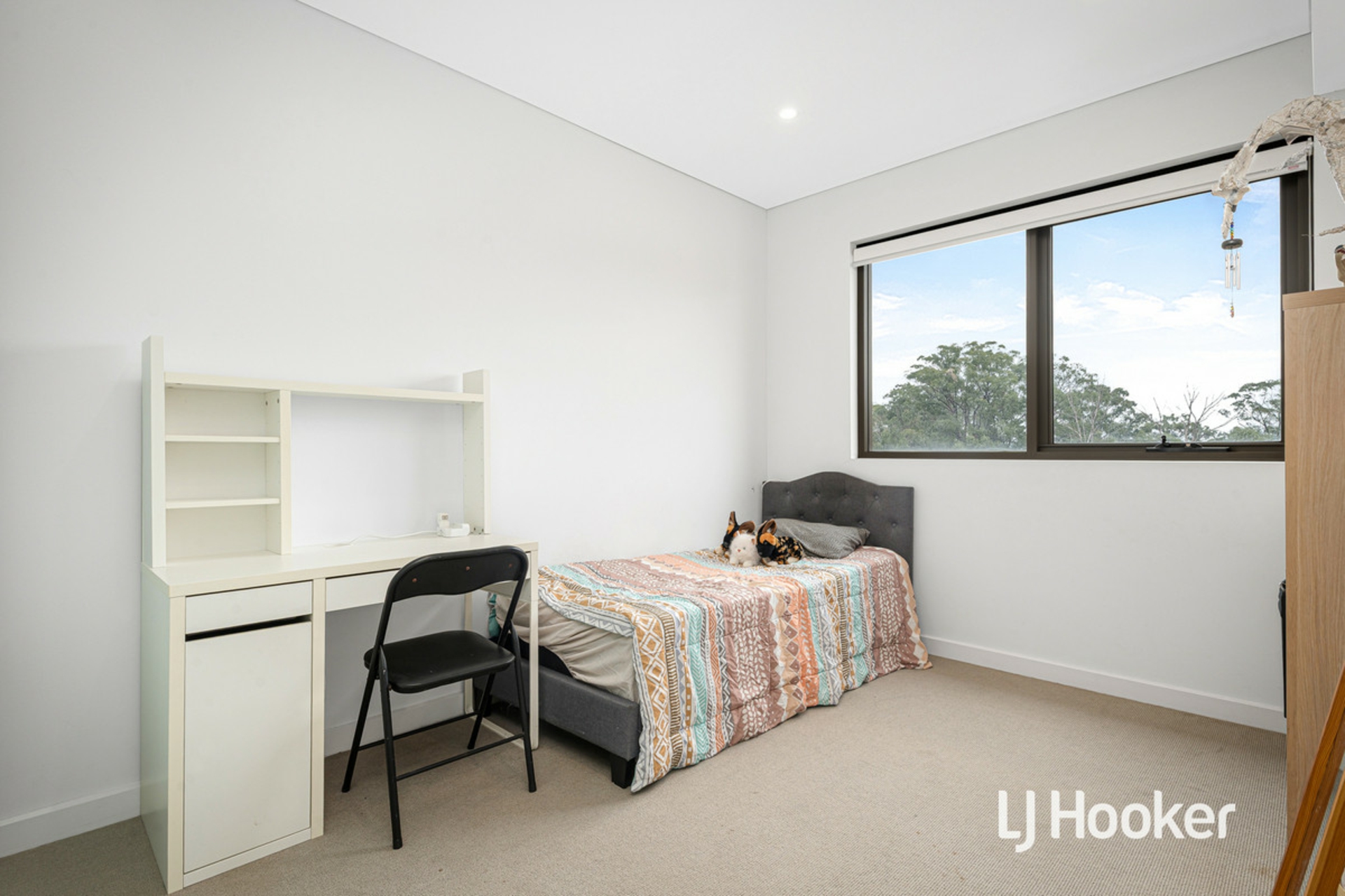 327/129C Jerralong Drive — photo 7 of 13