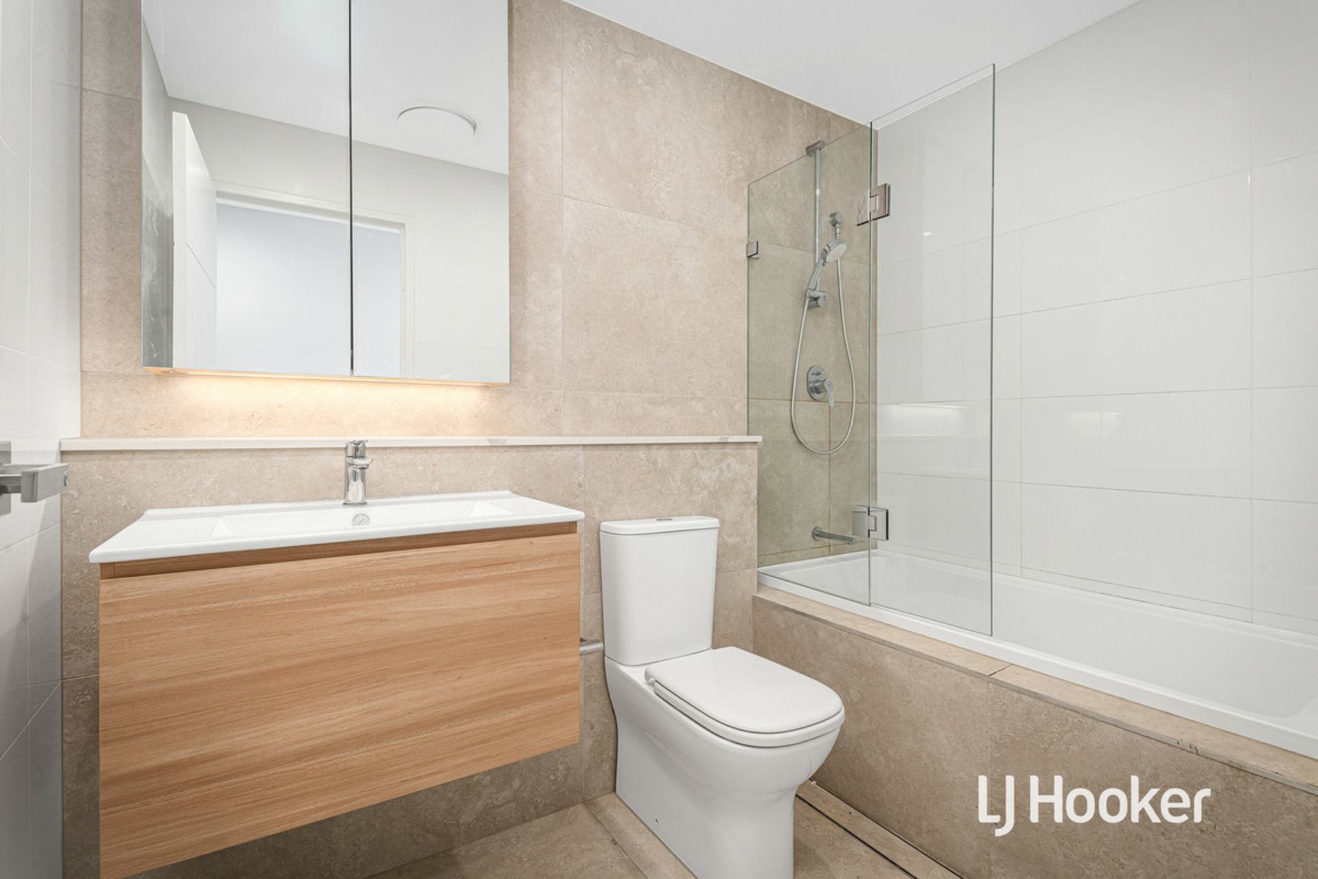 327/129C Jerralong Drive — photo 8 of 13