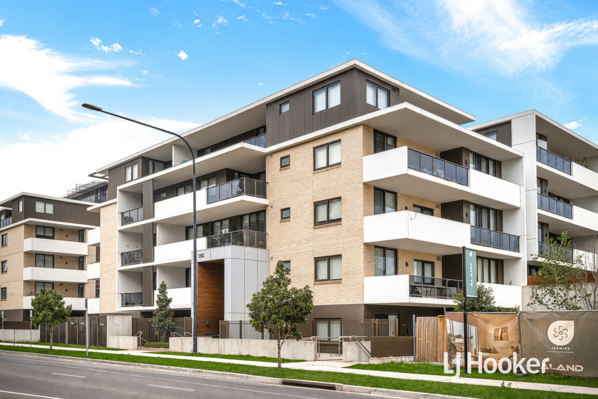 327/129C Jerralong Drive — photo 13 of 13