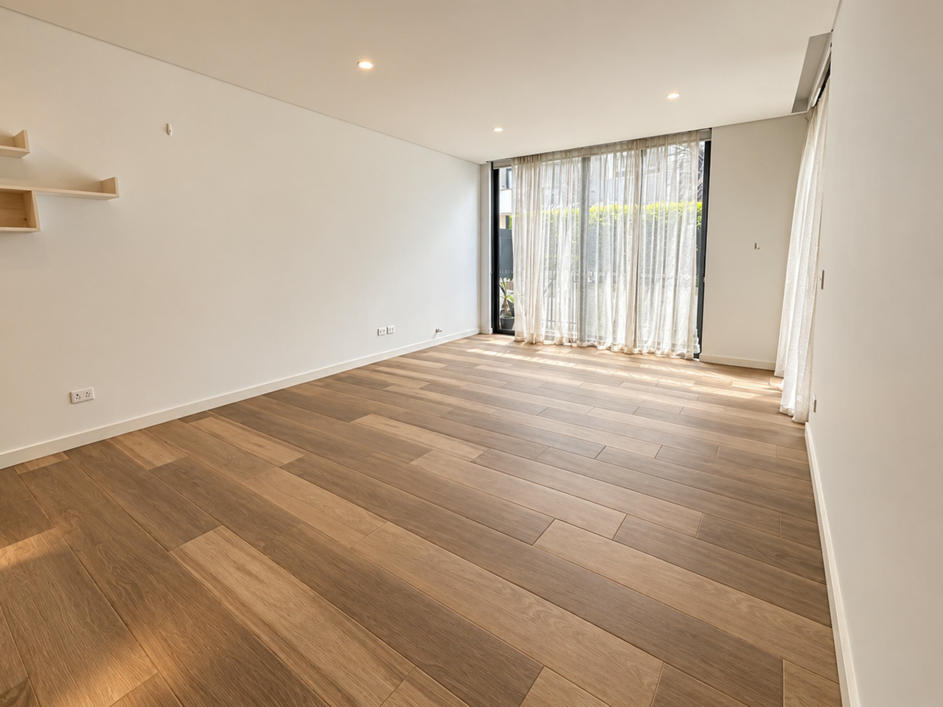 20/125B Jerralong Drive — photo 2 of 6