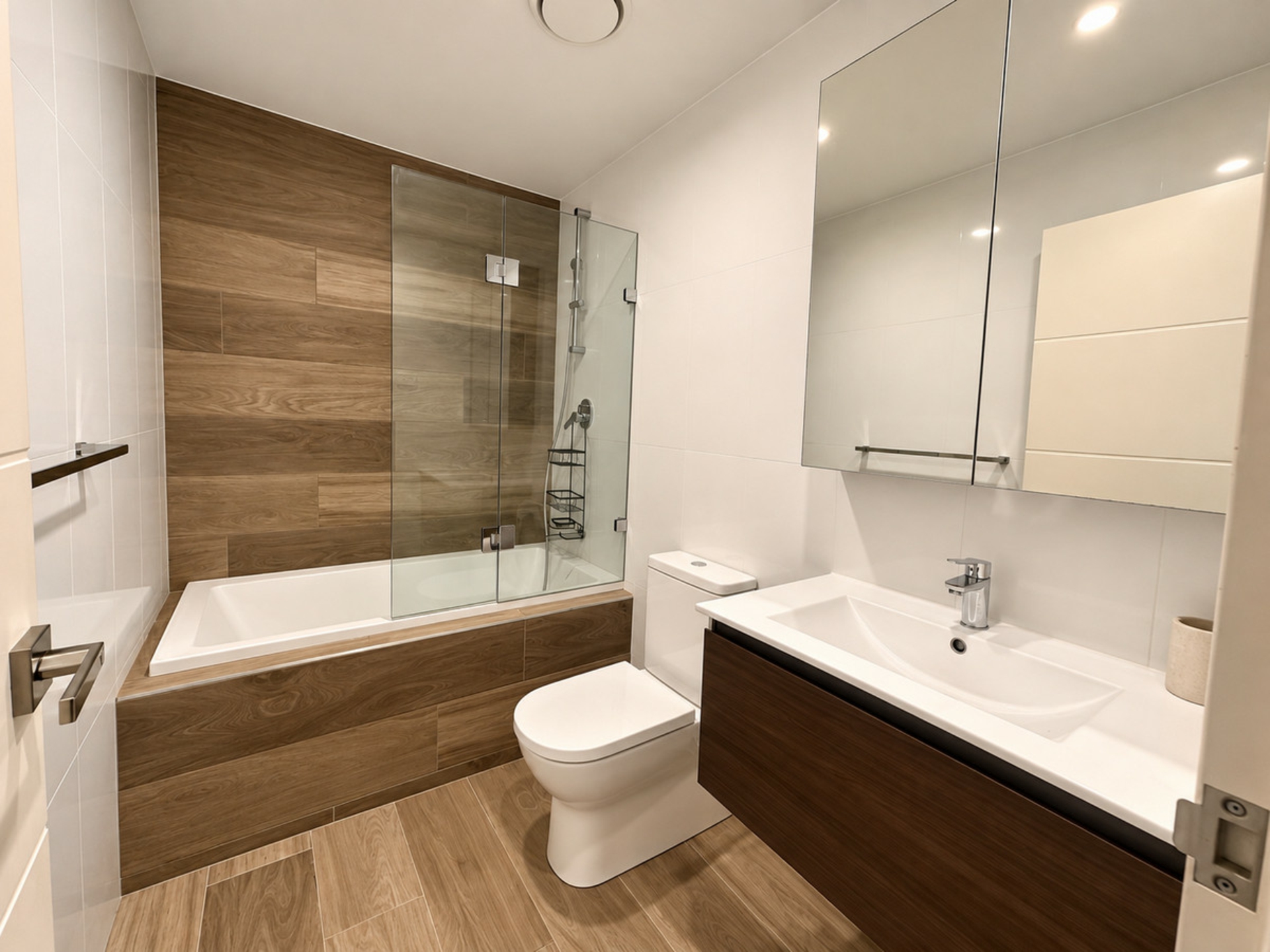 20/125B Jerralong Drive — photo 4 of 6