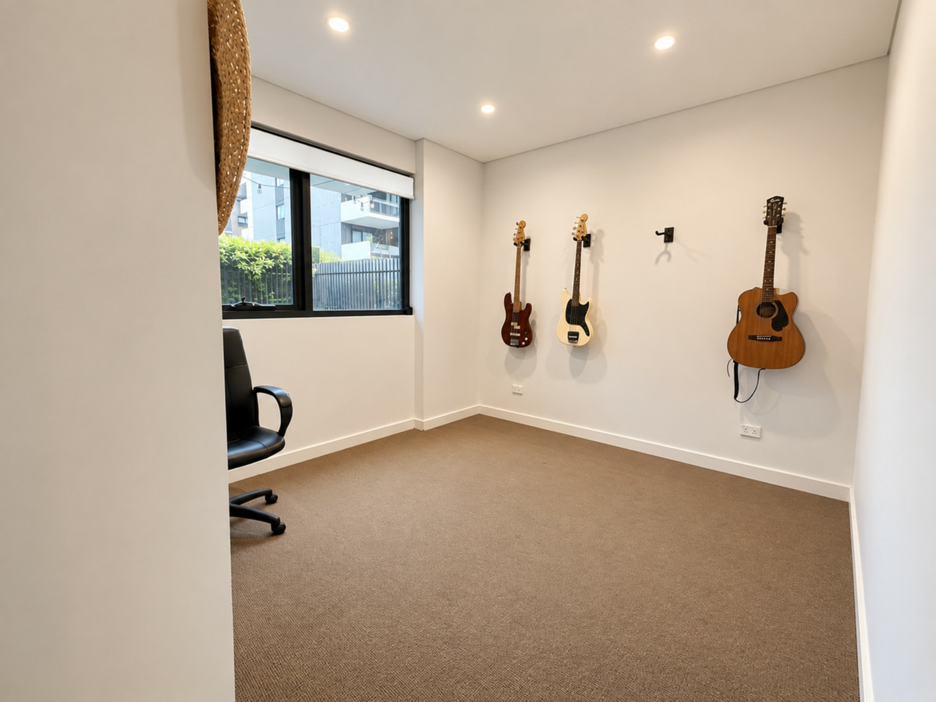 20/125B Jerralong Drive — photo 5 of 6