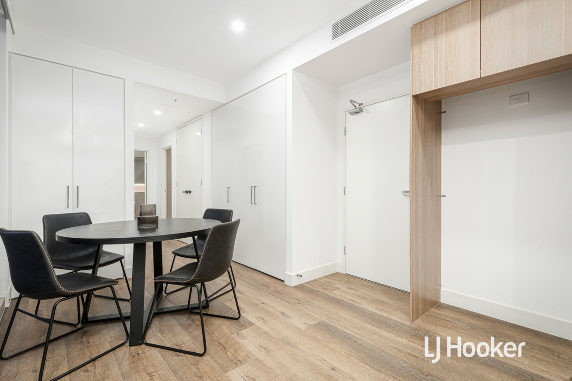 405/11 Rugby Street — photo 2 of 8