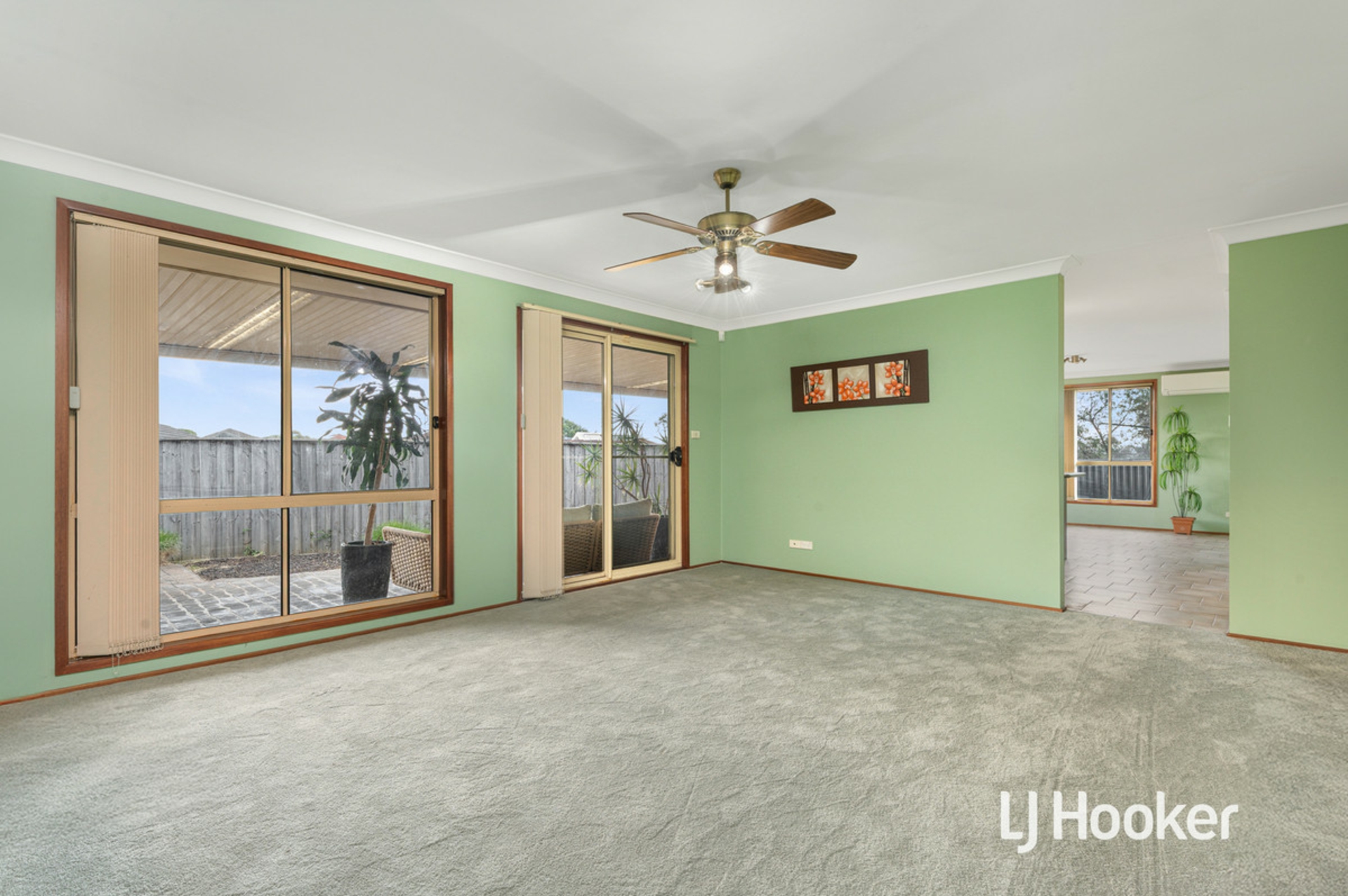 10 Snowgum Street — photo 3 of 8
