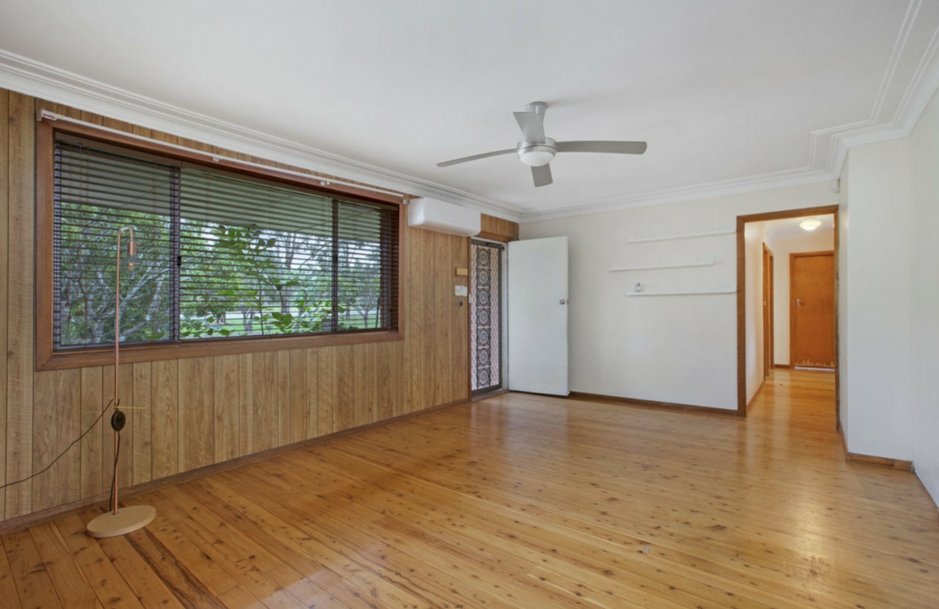 587 Windsor Road — photo 4 of 14