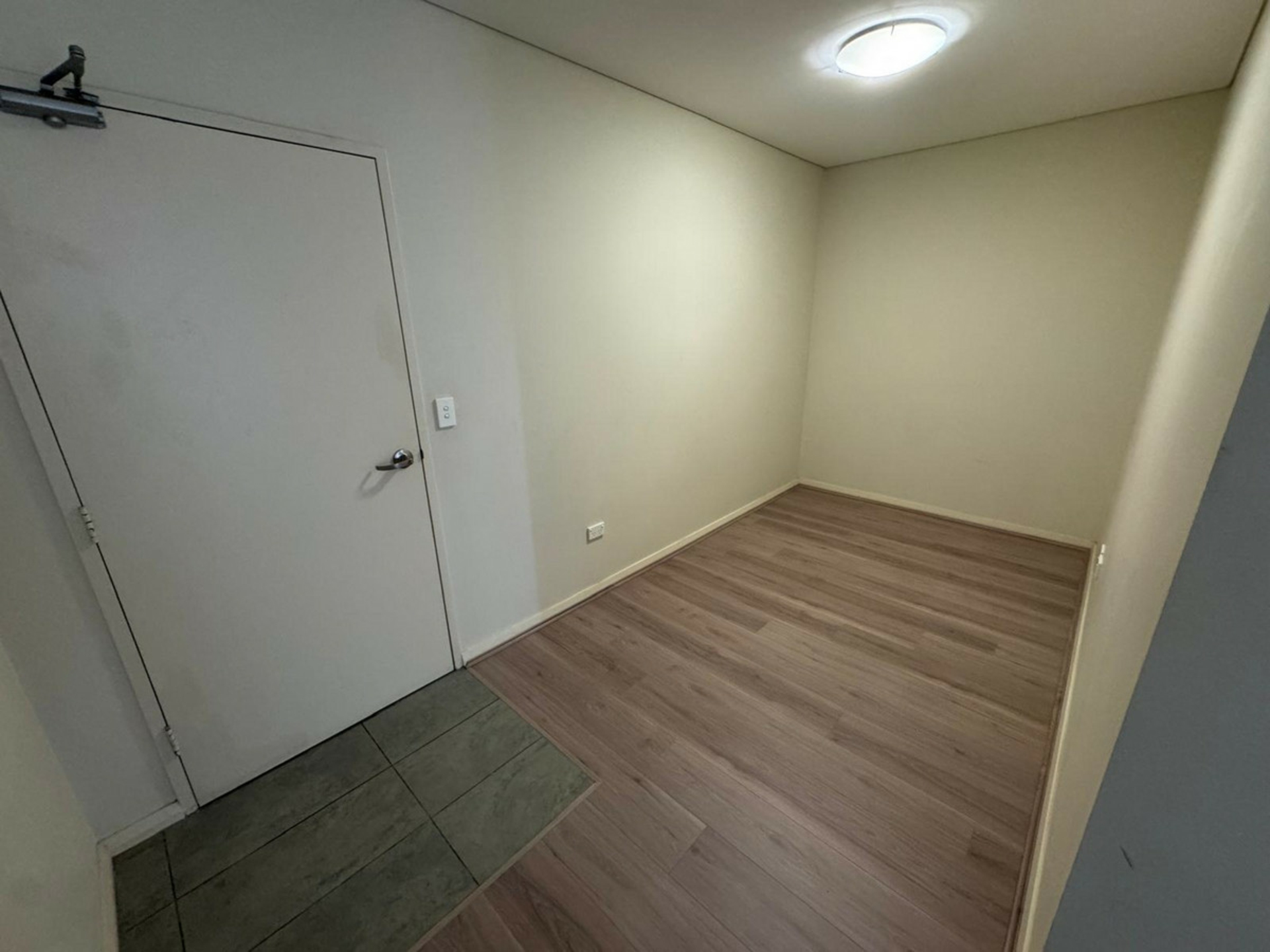 2/111 Railway Terrace — photo 4 of 12